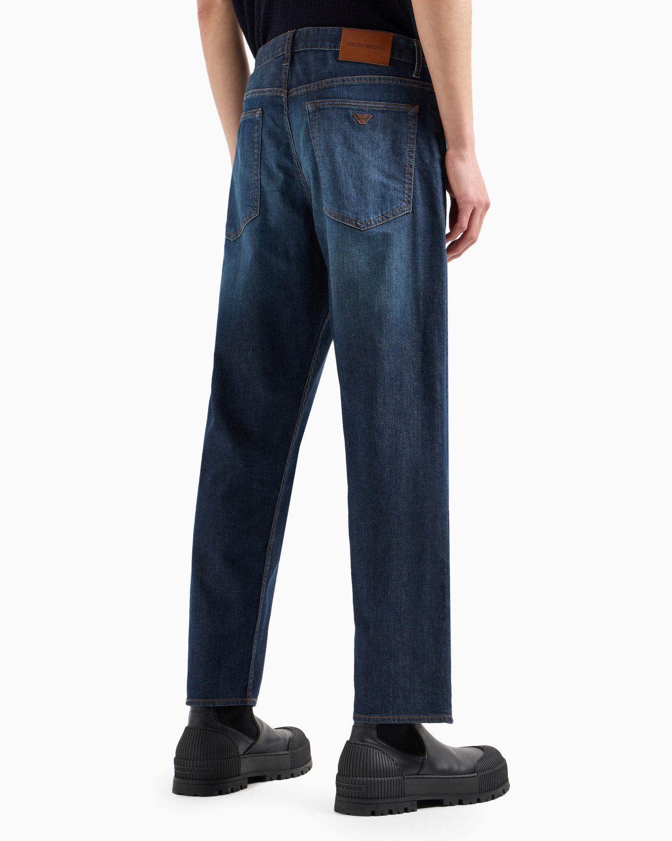 J69 loose-fit jeans in lightweight denim canvas Slide 2