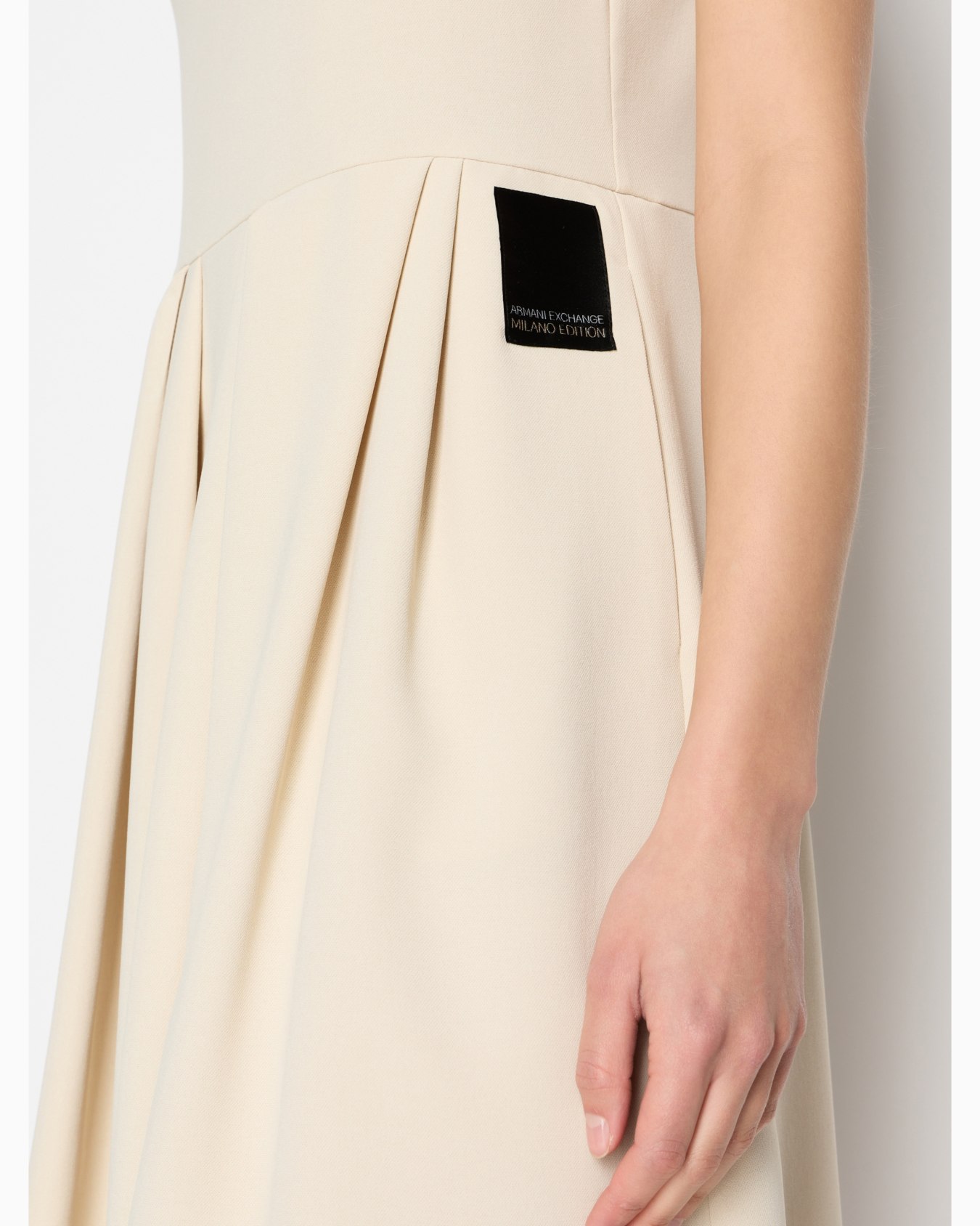 Short dress in ASV recycled fluid fabric Slide 4