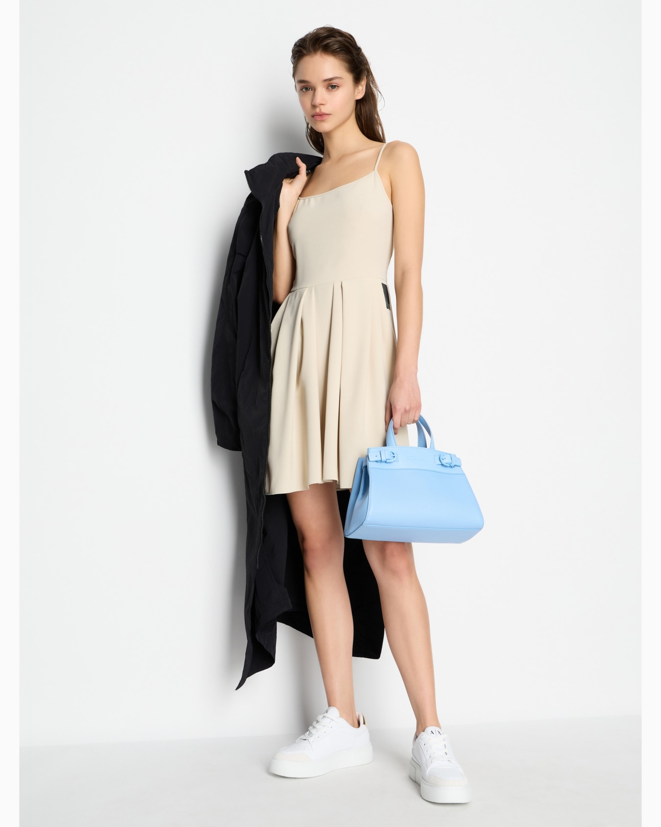 Short dress in ASV recycled fluid fabric Slide 3