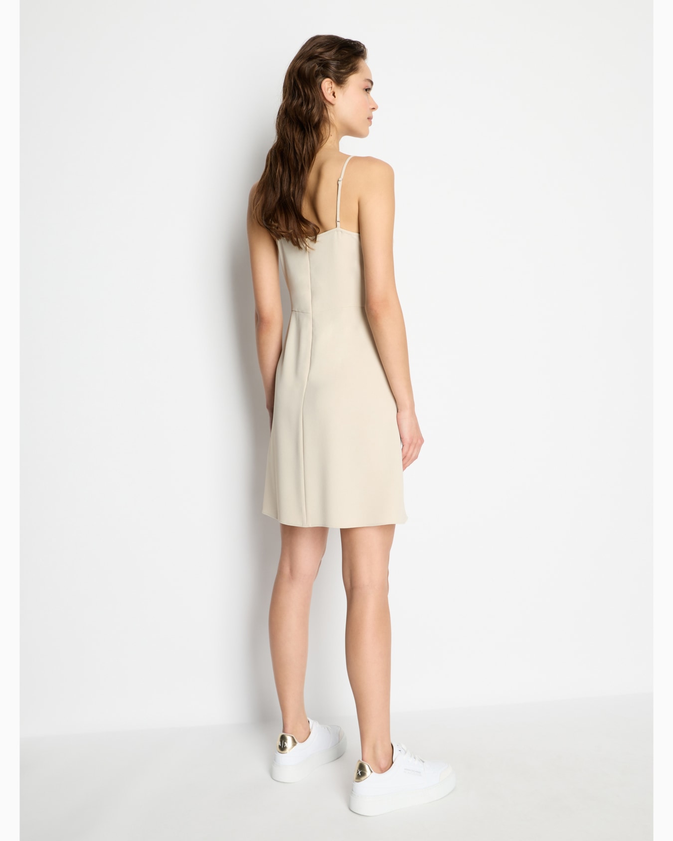 Short dress in ASV recycled fluid fabric Slide 2