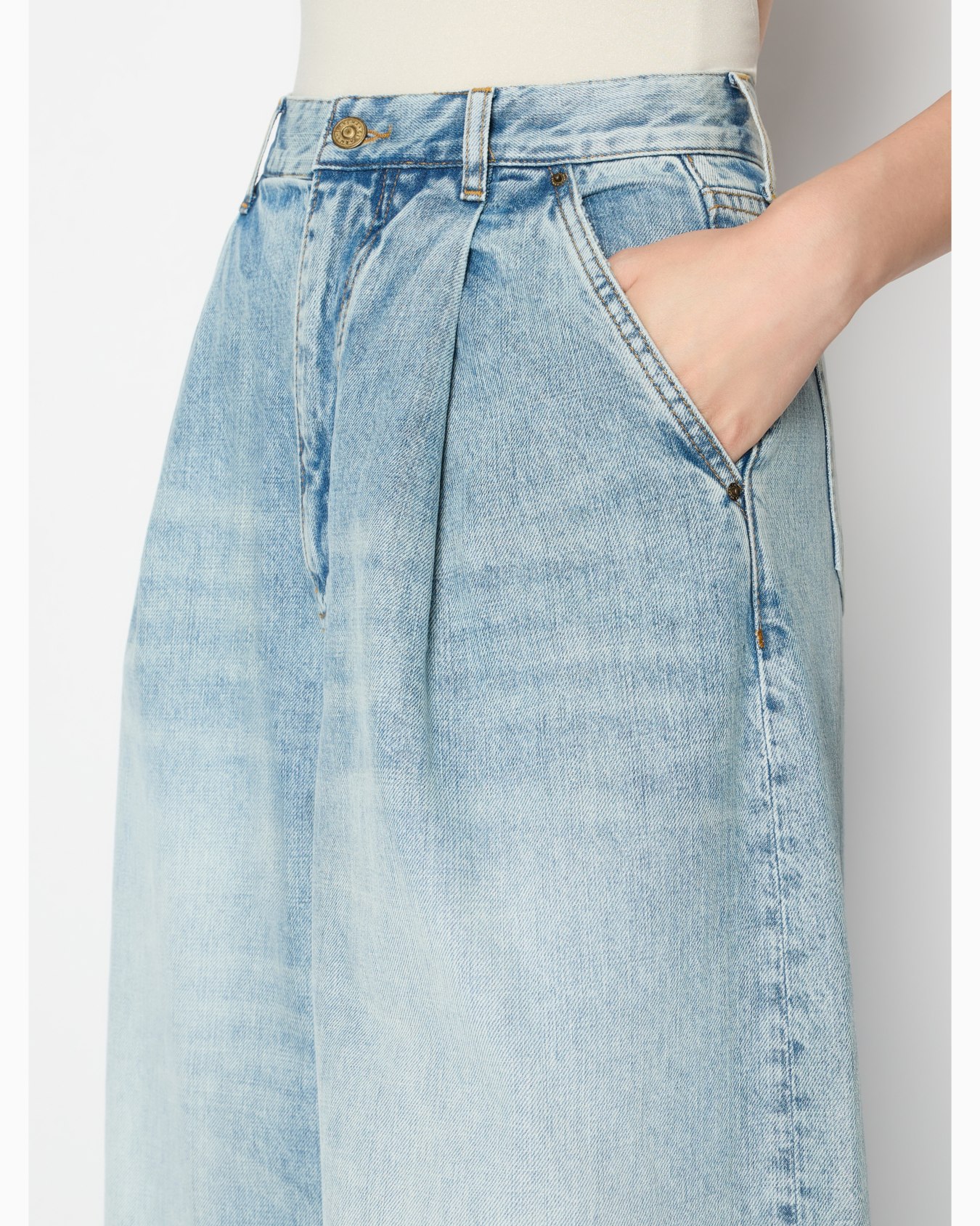J33 super wide leg jeans in rigid cotton denim Diapositiva 4