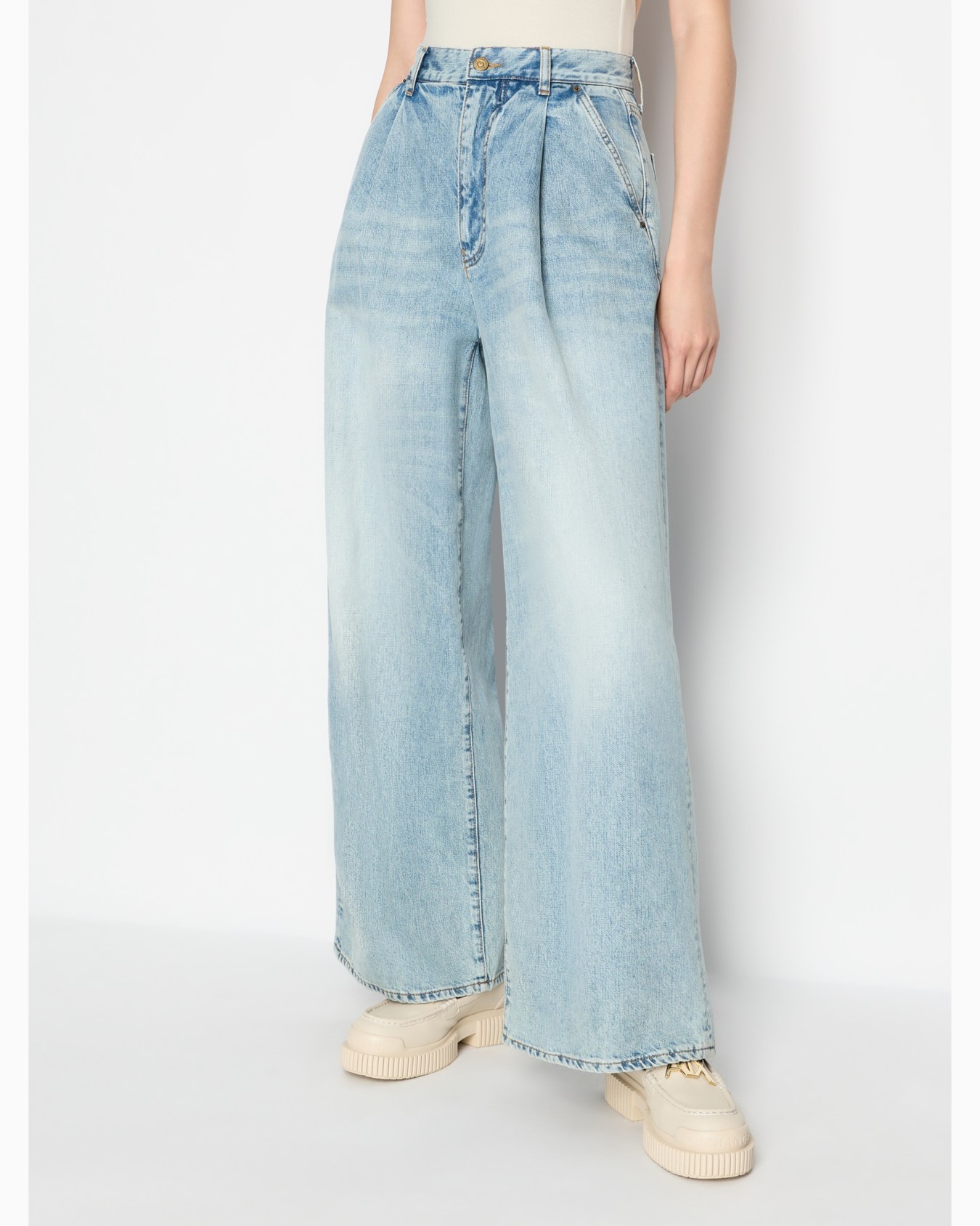 J33 super wide leg jeans in rigid cotton denim Diapositiva 1