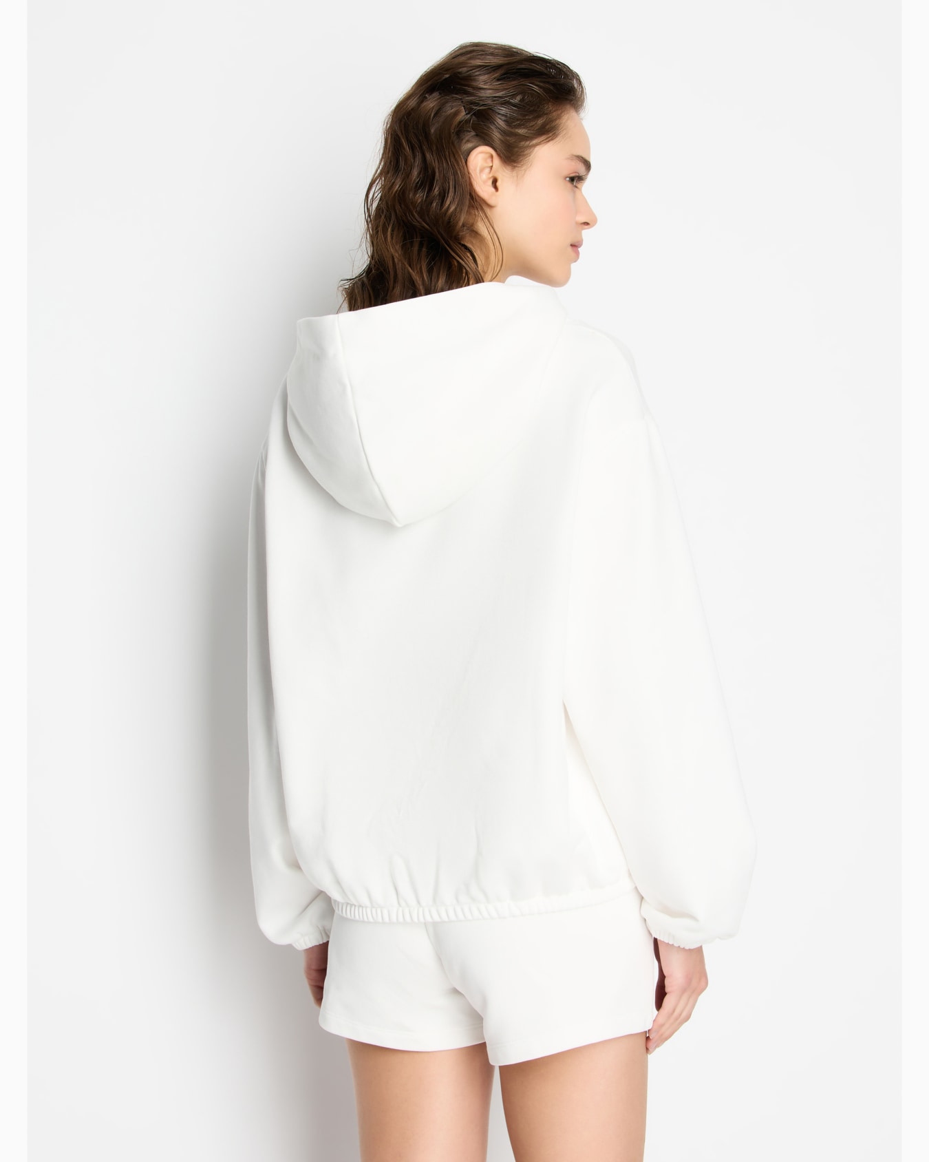 ボックスロゴデザイン　フーデッドスウェットパーカー スライドする 2