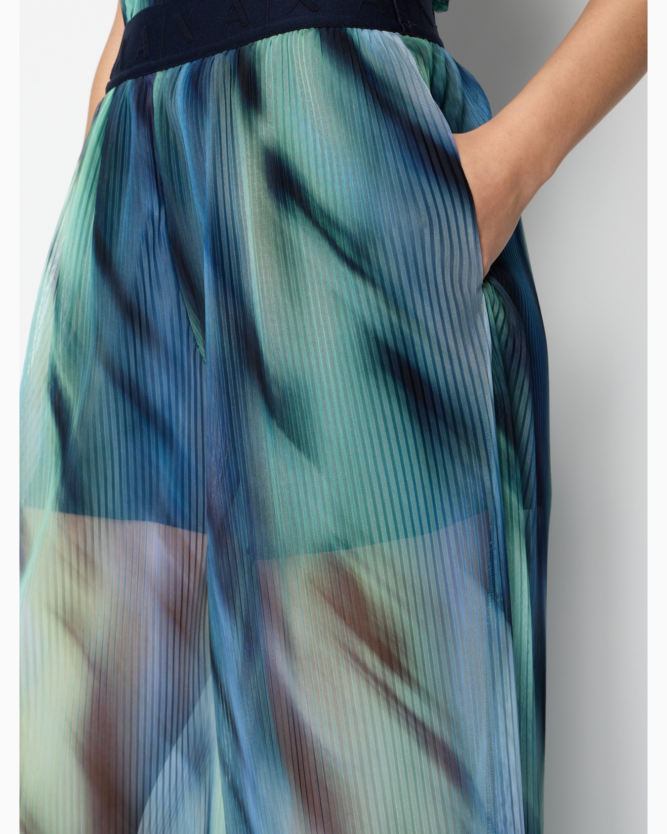Wide trousers in see-through tulle Diapositiva 4