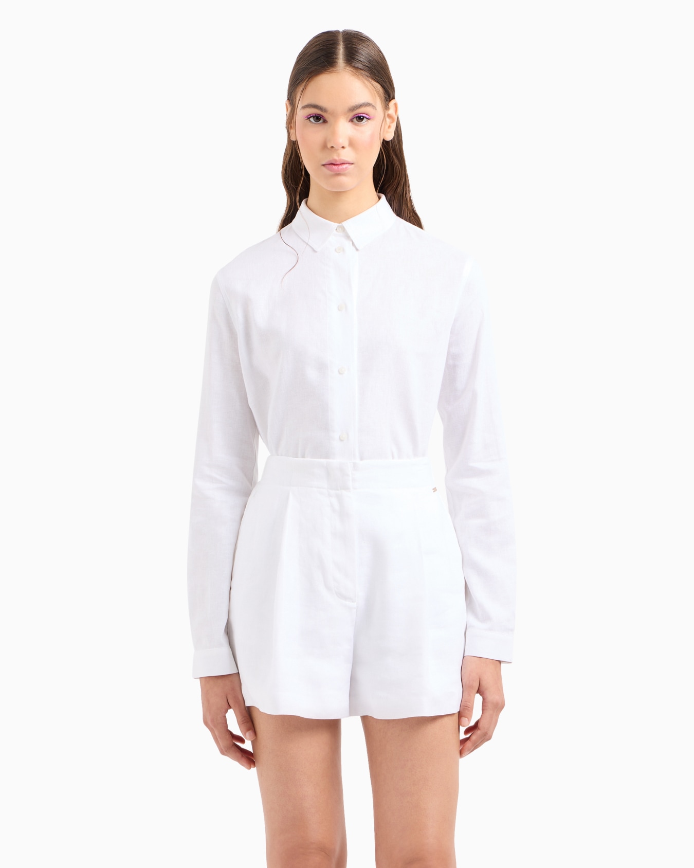 High-waisted shorts with pleats in linen and cotton Slide 1