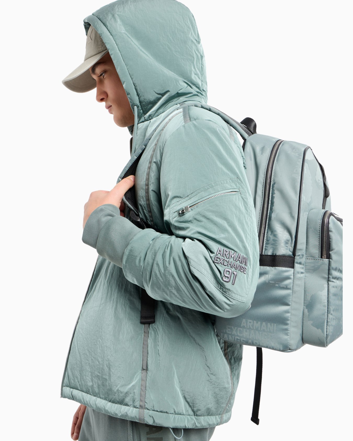 Crinkle fabric jacket with hood Slide 4