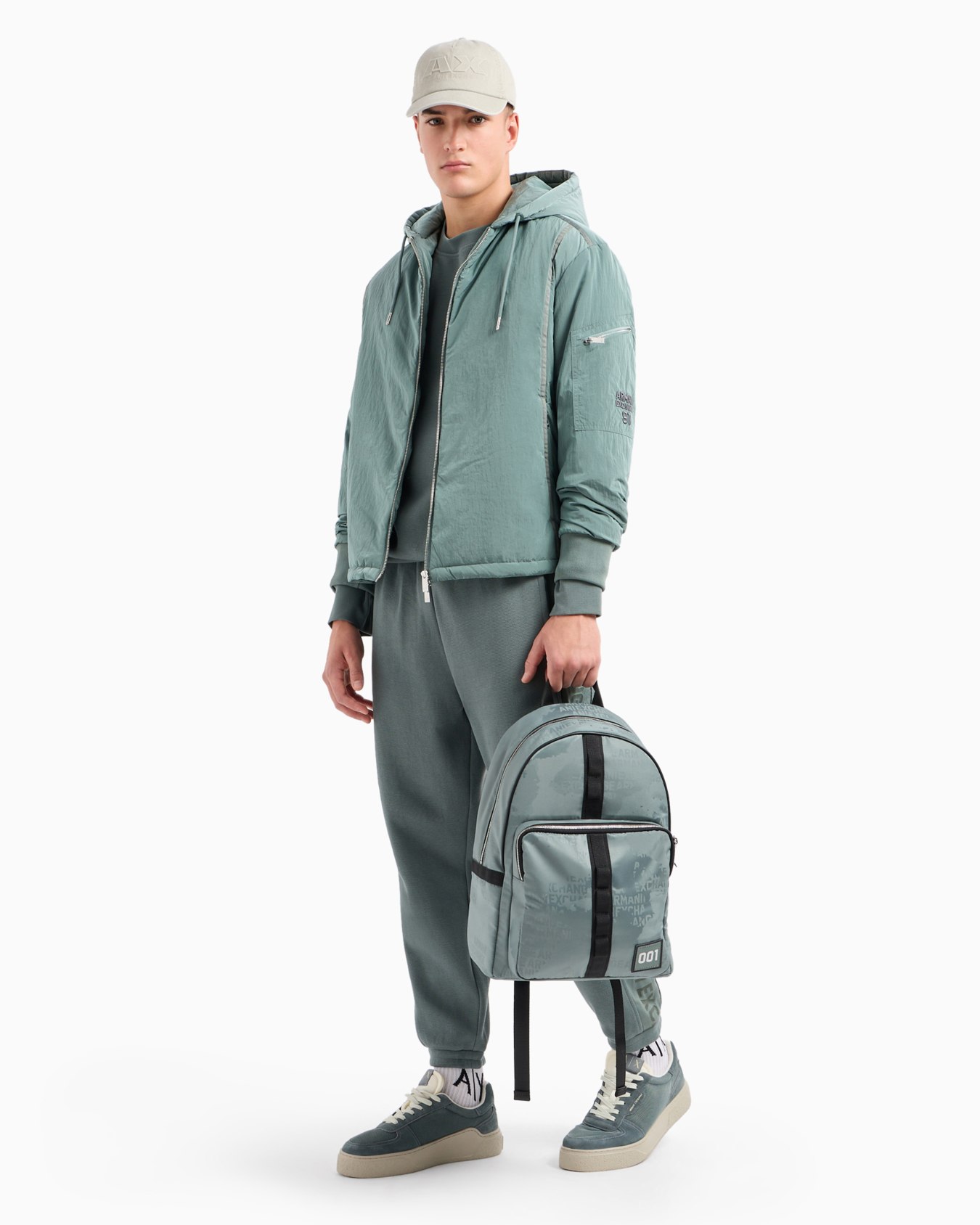 Crinkle fabric jacket with hood Slide 3