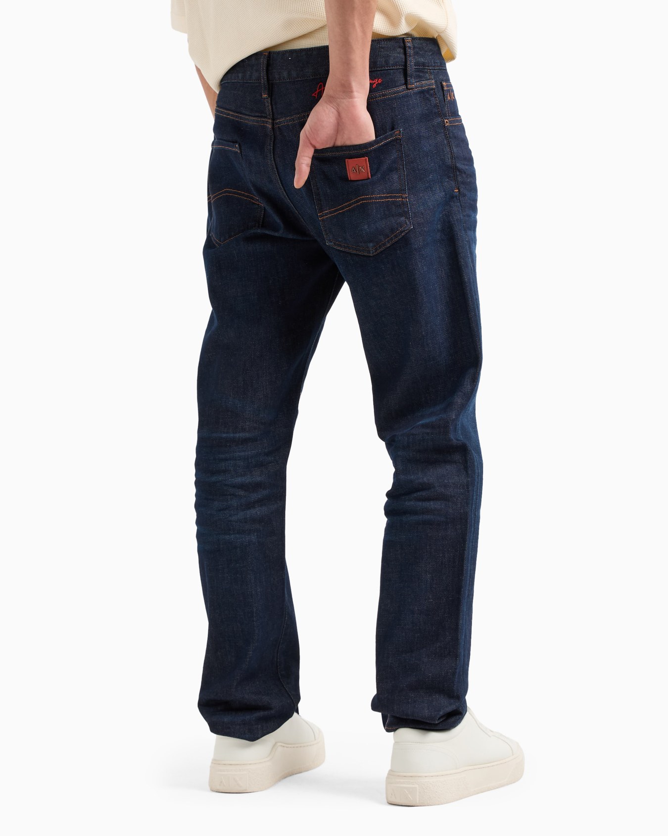 Straight fit jeans in used denim Slide 2