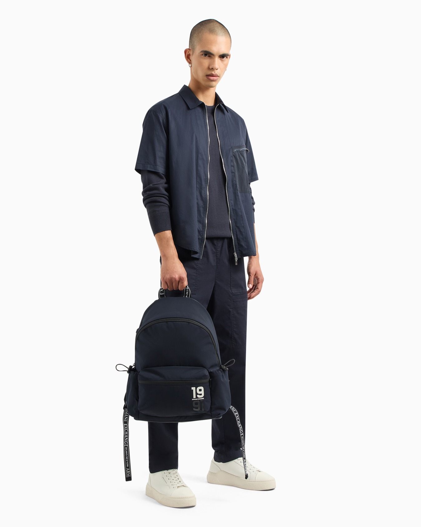 AXロゴ クルーネックニットプルオーバー スライドする 3