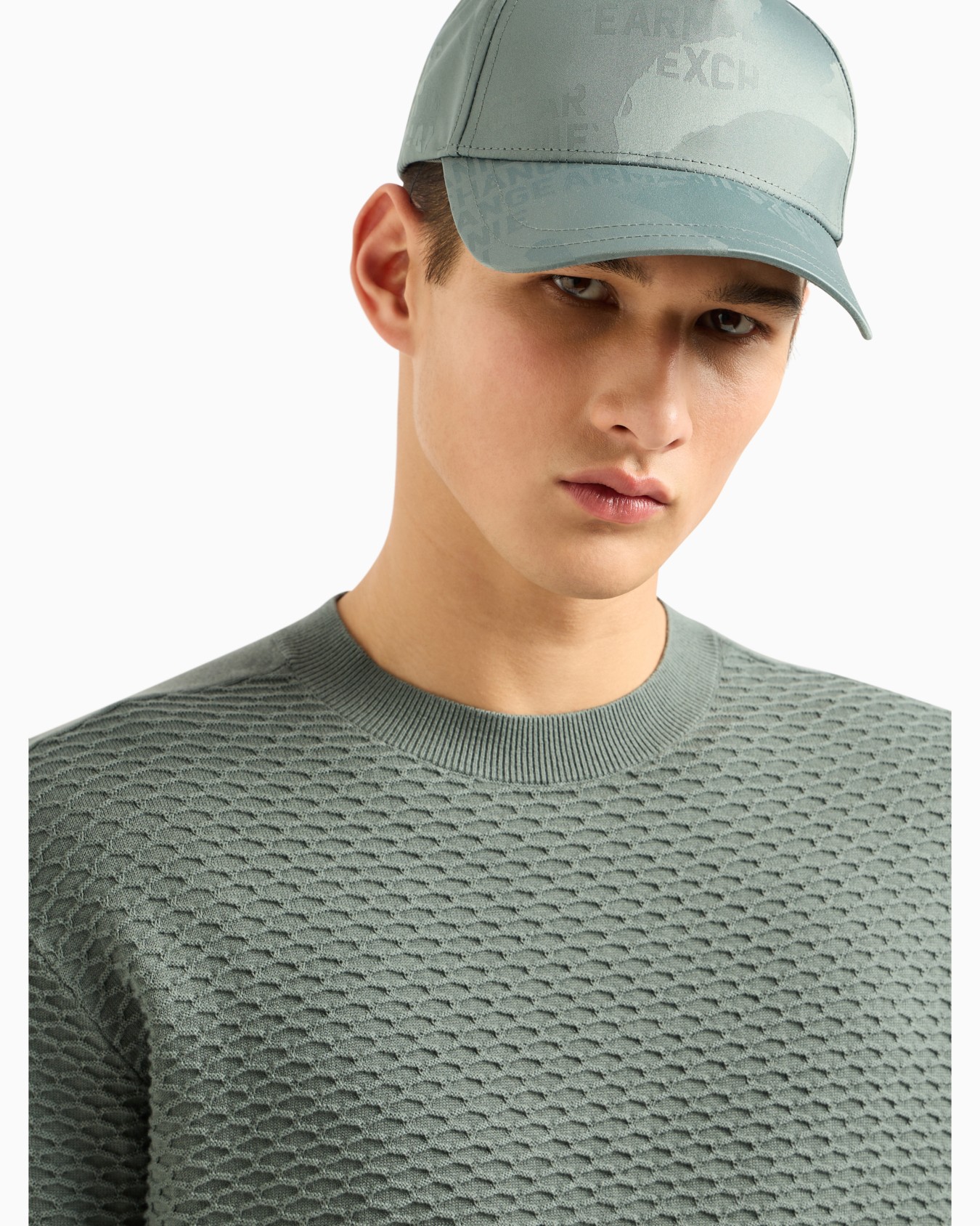  Boucle crew neck sweater Slide 4
