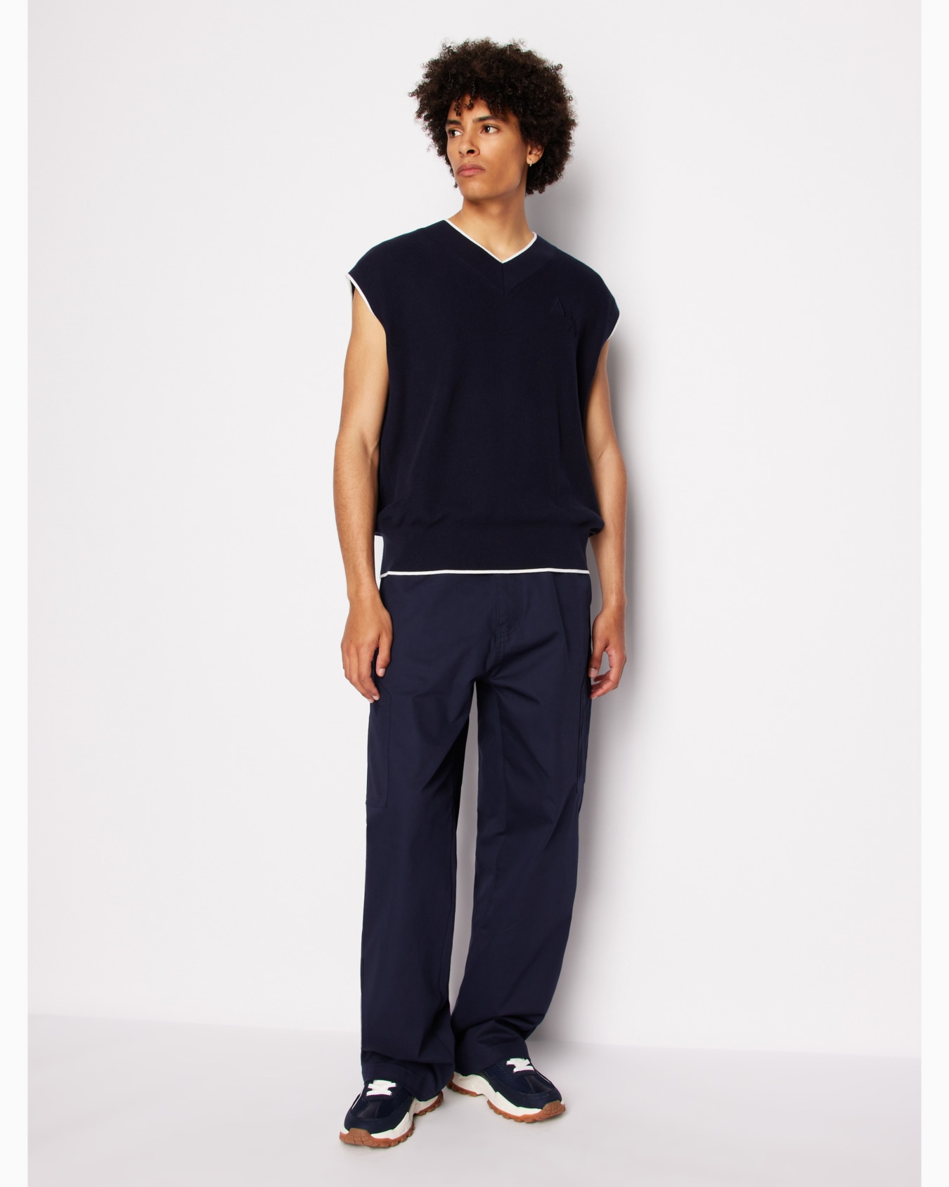 Regular fit gabardine trousers Diapositiva 3