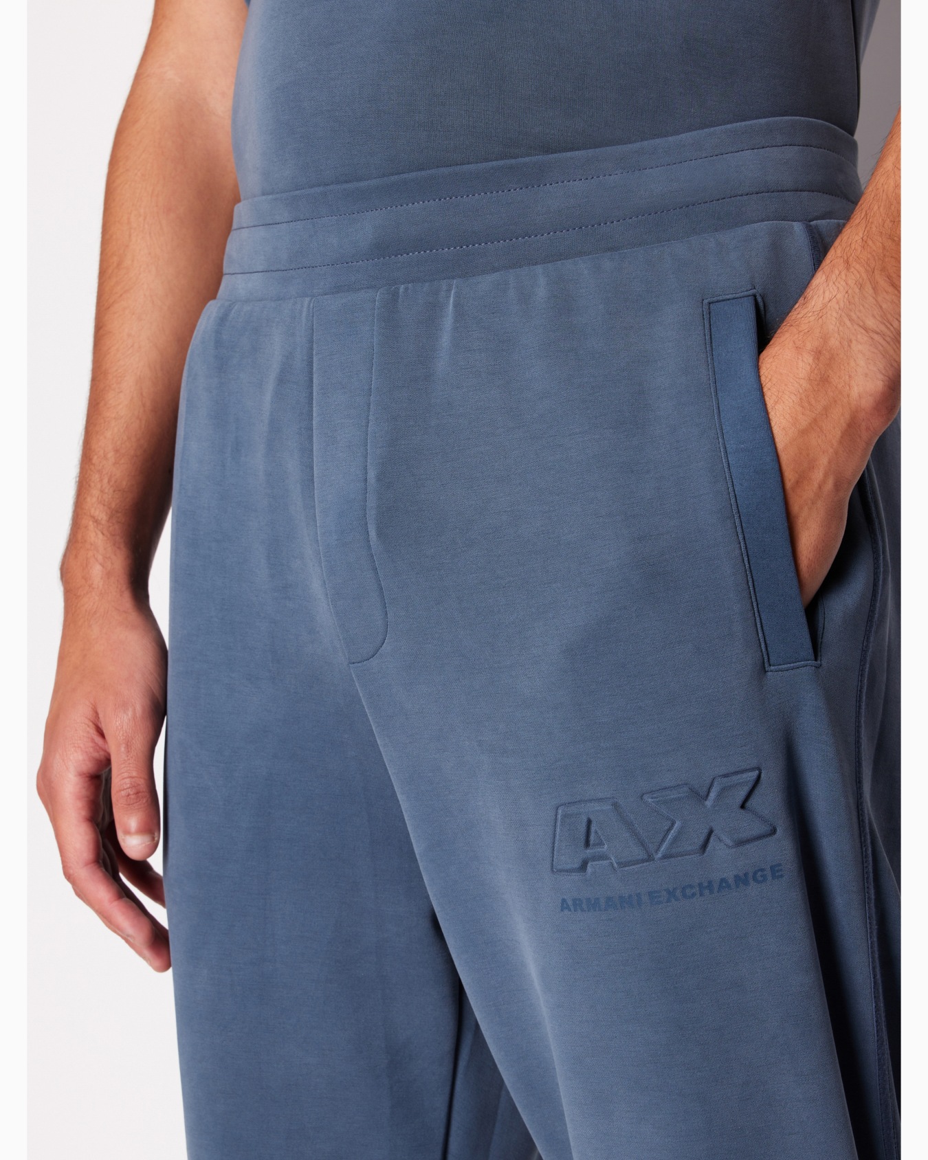 Soft yarn jogger pants with logo Slide 4