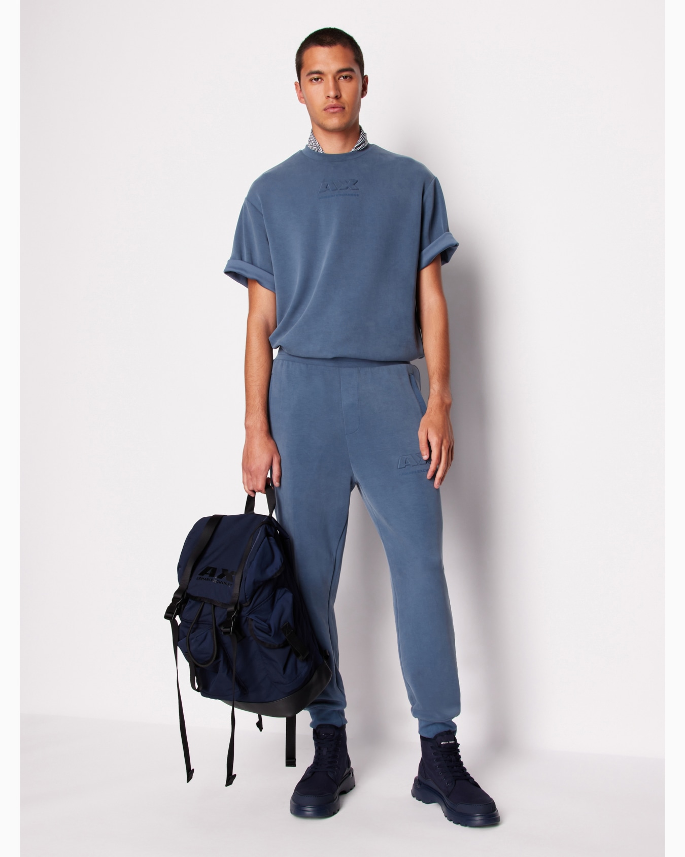Soft yarn jogger pants with logo Slide 3