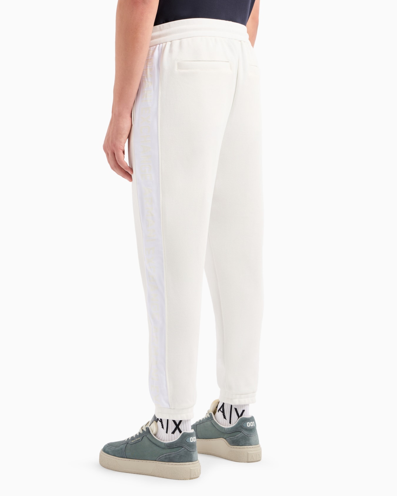 Soft yarn jogger pants with logo Slide 2