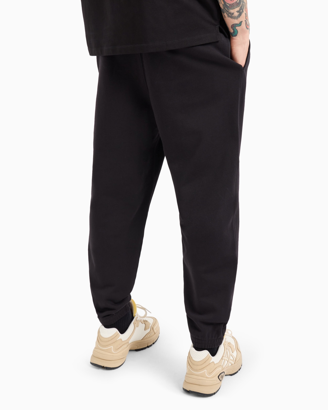 Soft yarn jogger pants with logo Diapositiva 2