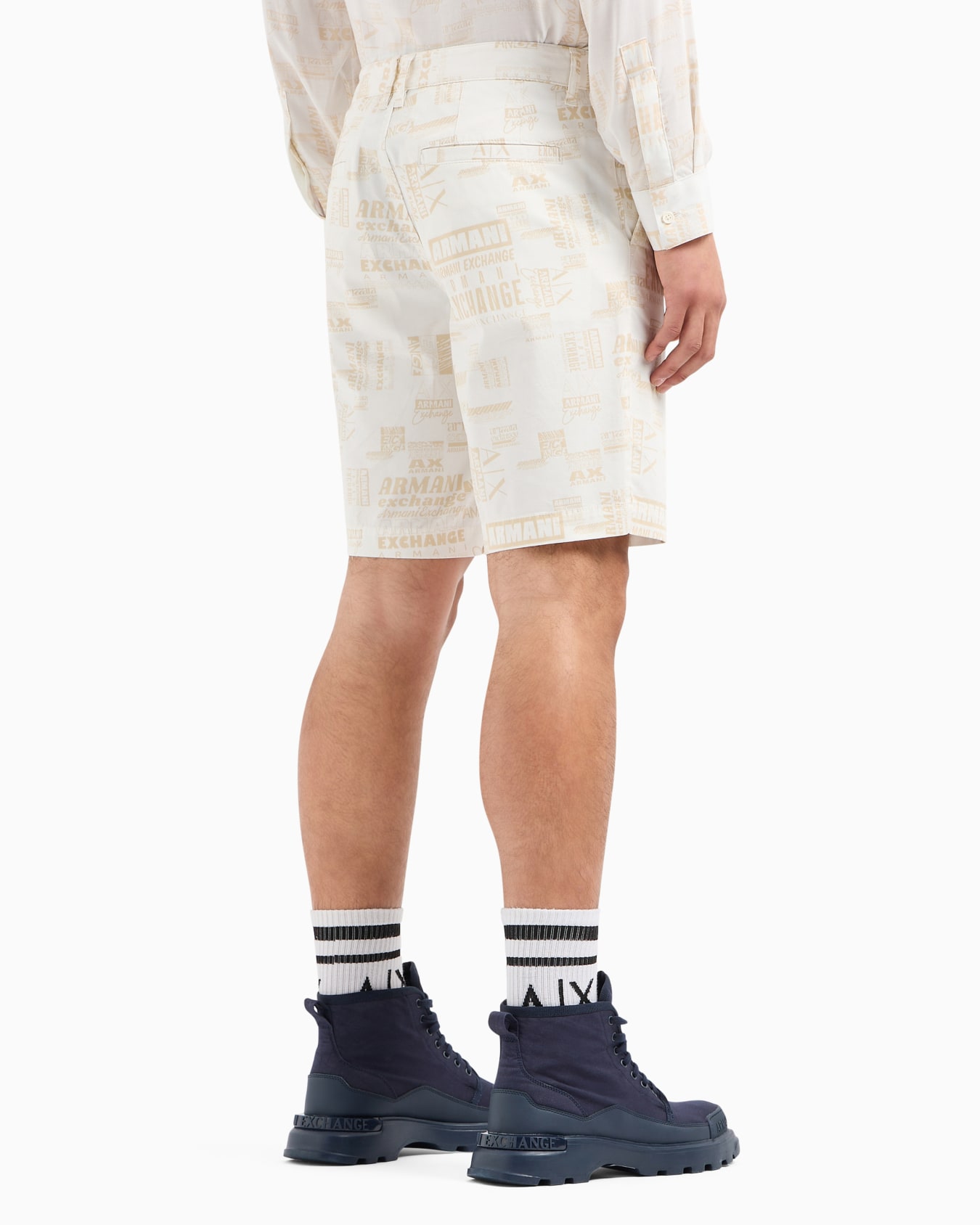 Shorts in camouflage patterned cotton gabardine Slide 2