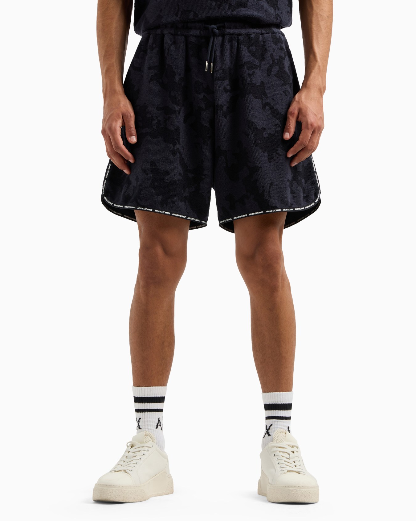 Shorts in slub fabric Slide 1