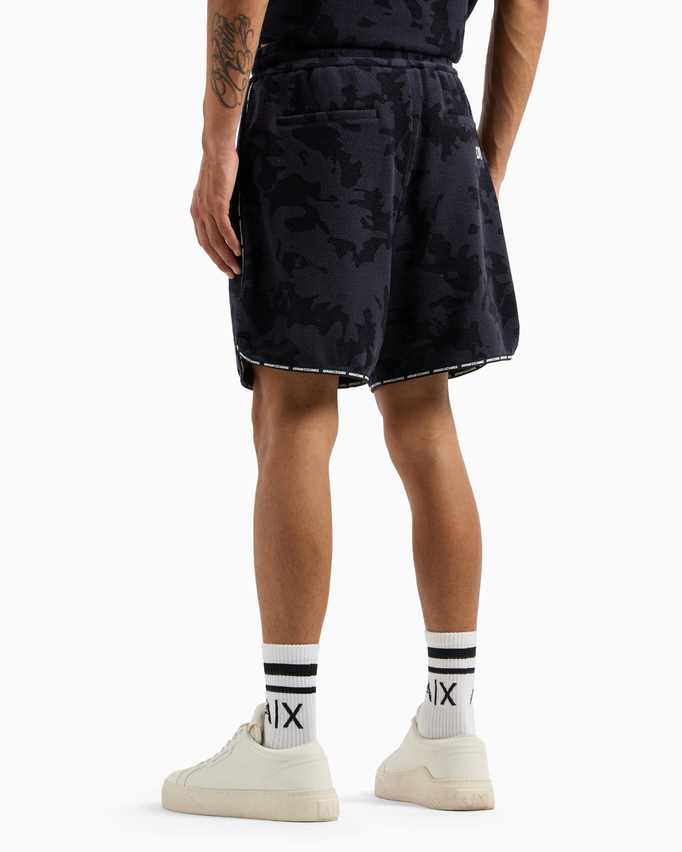Shorts in slub fabric Slide 2