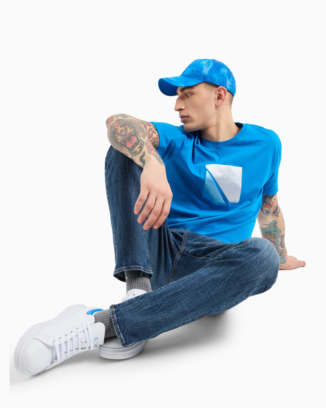 Regular fit T-shirt with logo  Slide 3