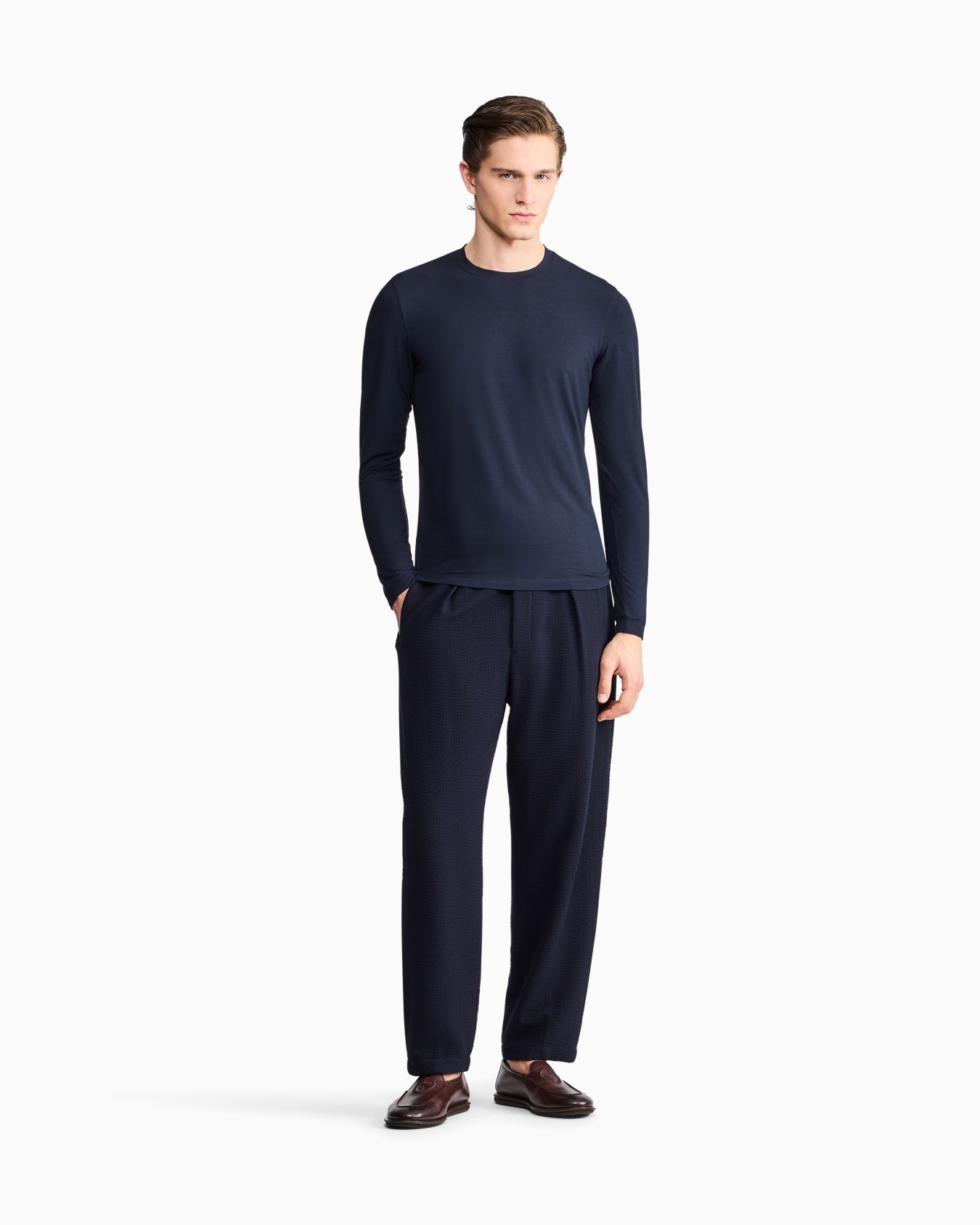 ASV Pullover mit Rundhalsausschnitt und langen Ärmeln aus Viskosejersey mit Stretchanteil Folie 1