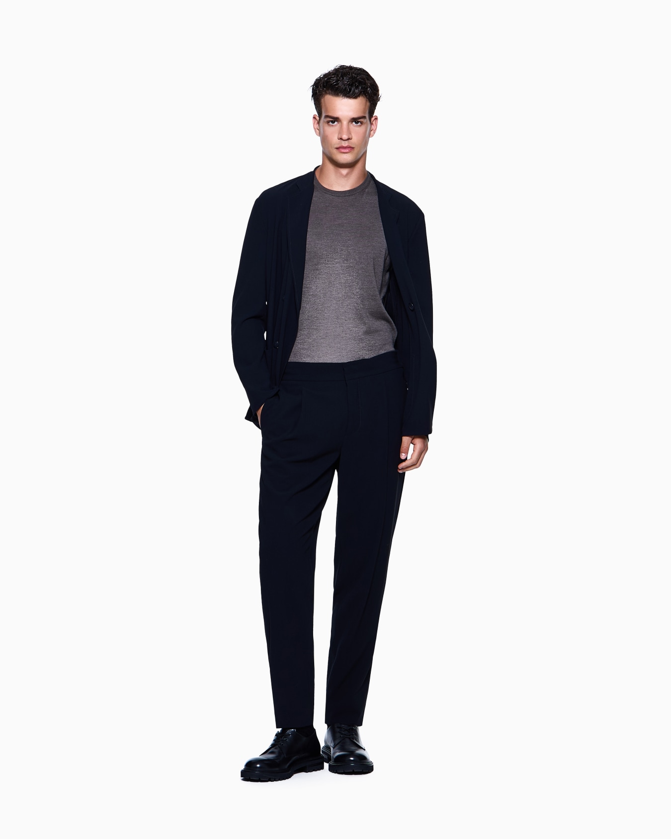 Short-sleeved, crew-neck jumper in silk and cotton Slide 1
