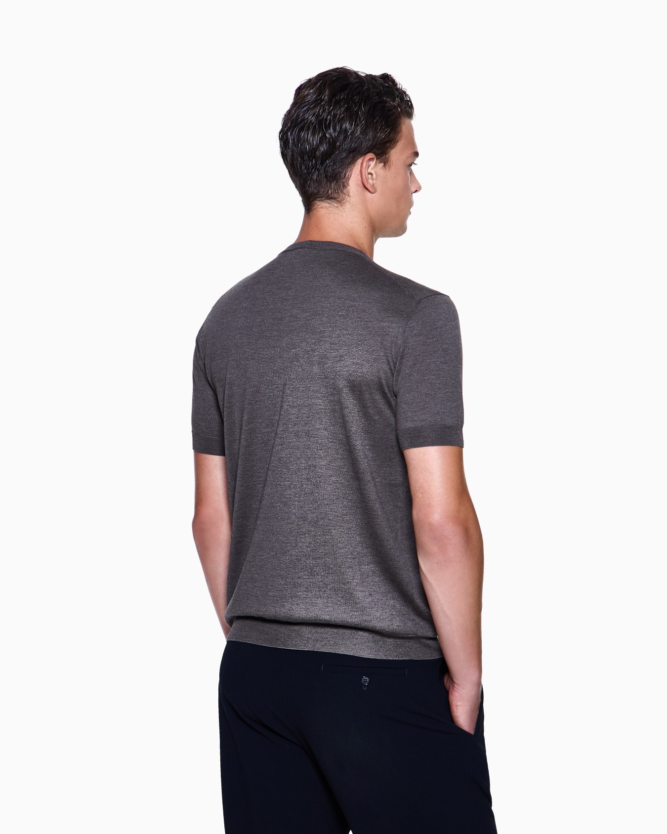 Short-sleeved, crew-neck jumper in silk and cotton Slide 2