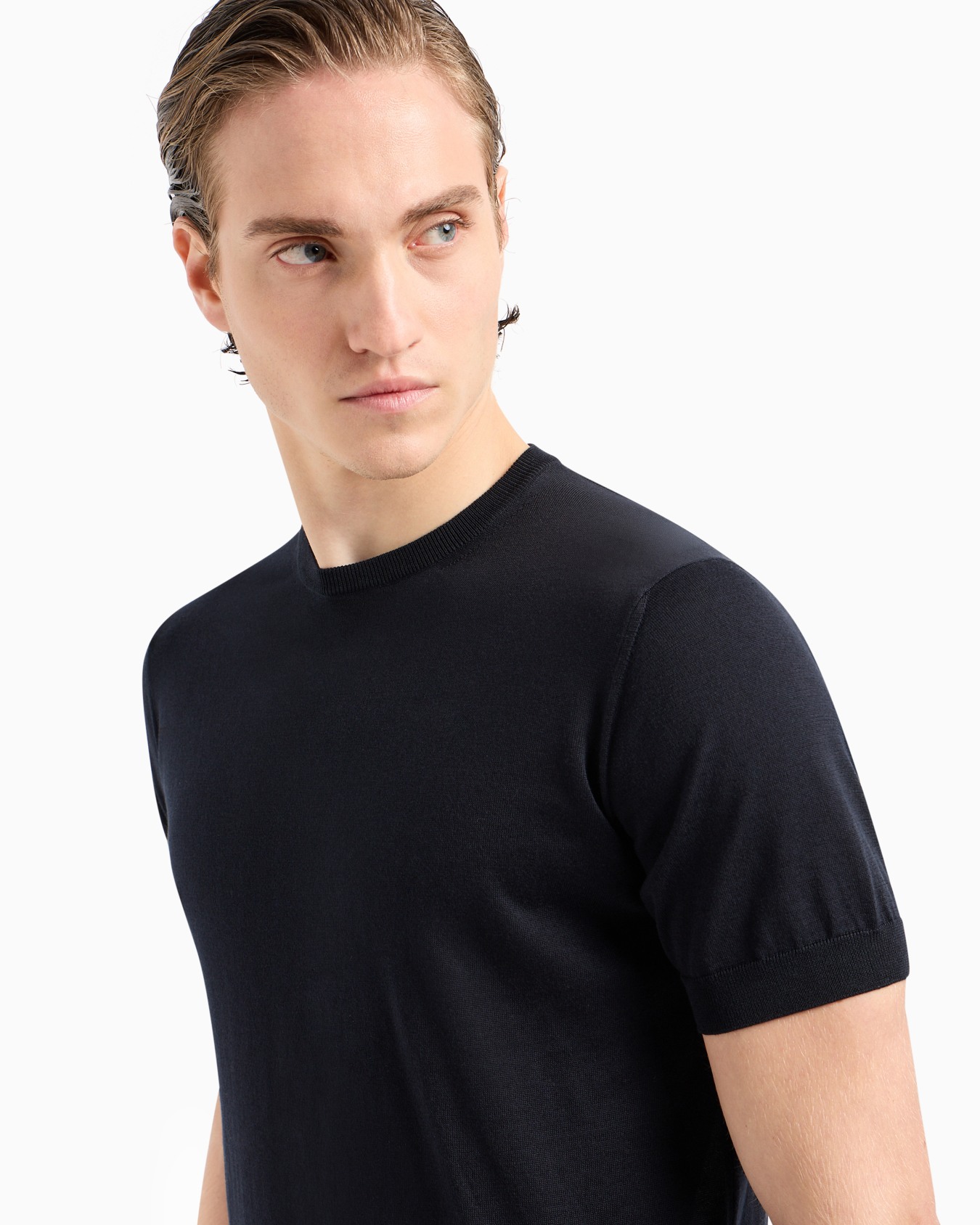 Short-sleeved, crew-neck jumper in silk and cotton Slide 4