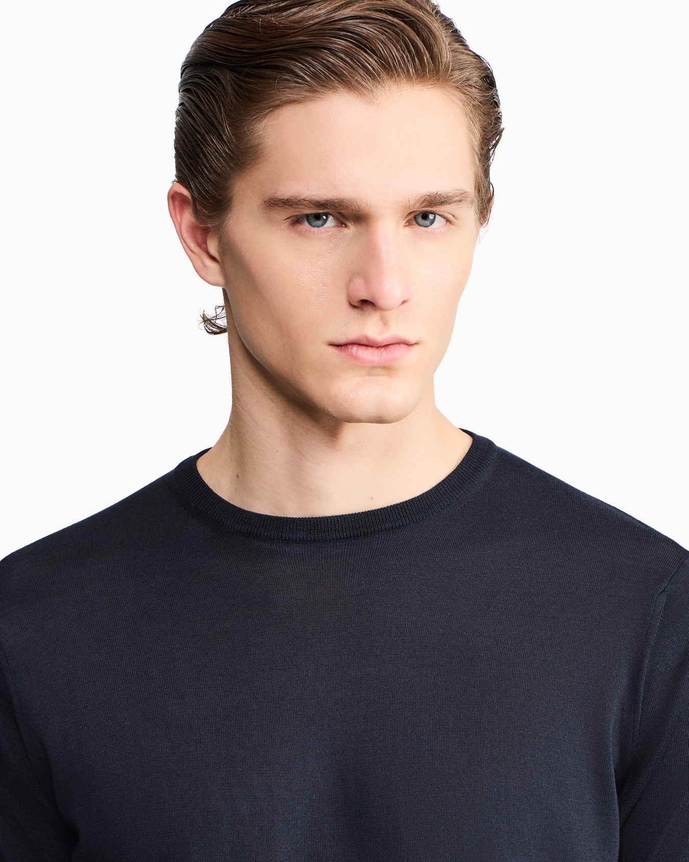 Short-sleeved, crew-neck jumper in silk and cotton Slide 6