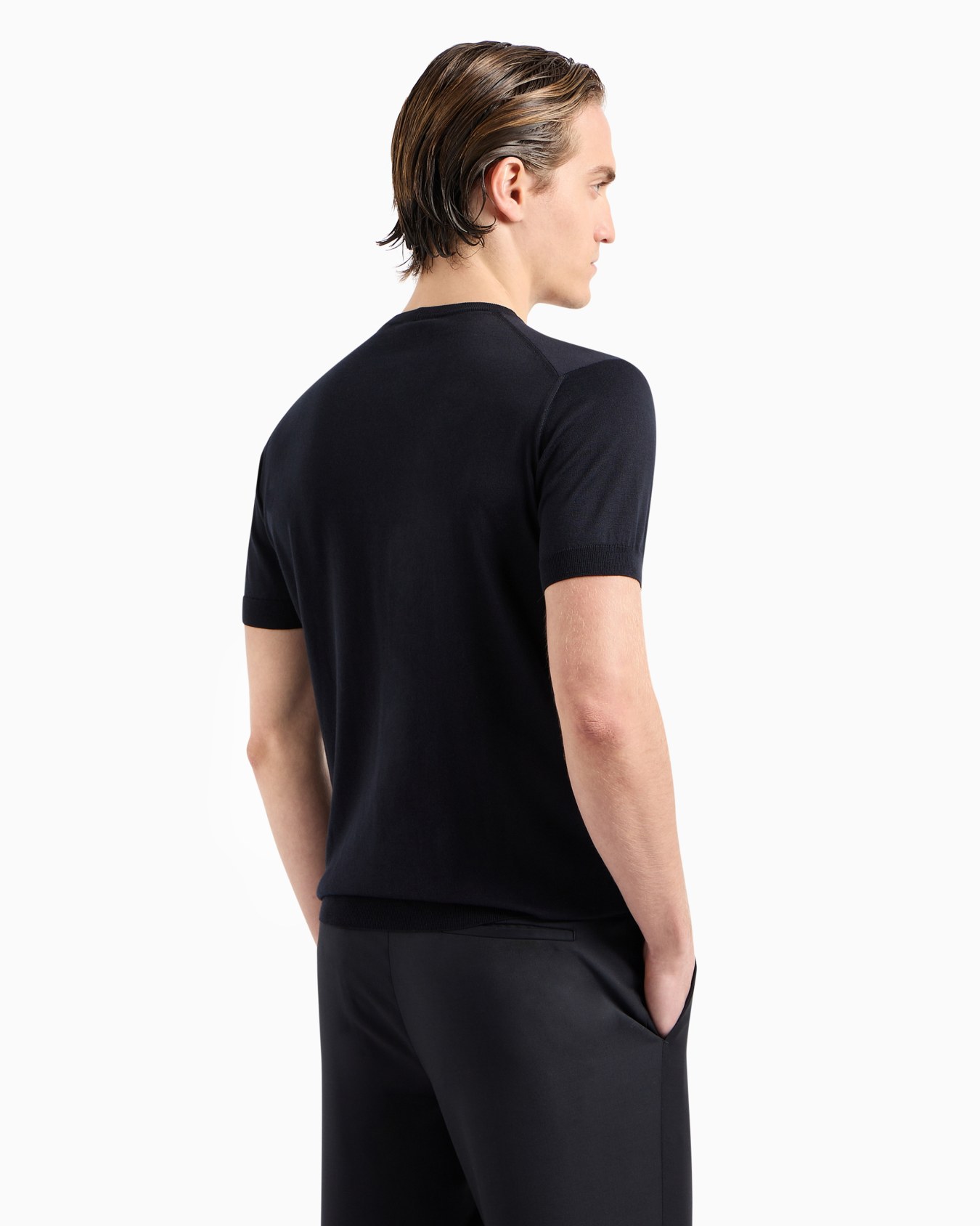 Short-sleeved, crew-neck jumper in silk and cotton Slide 2