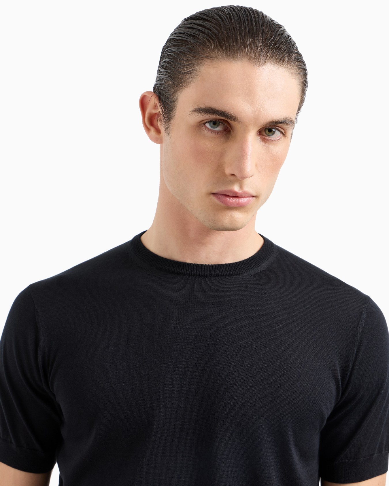Short-sleeved, crew-neck jumper in silk and cotton Slide 4