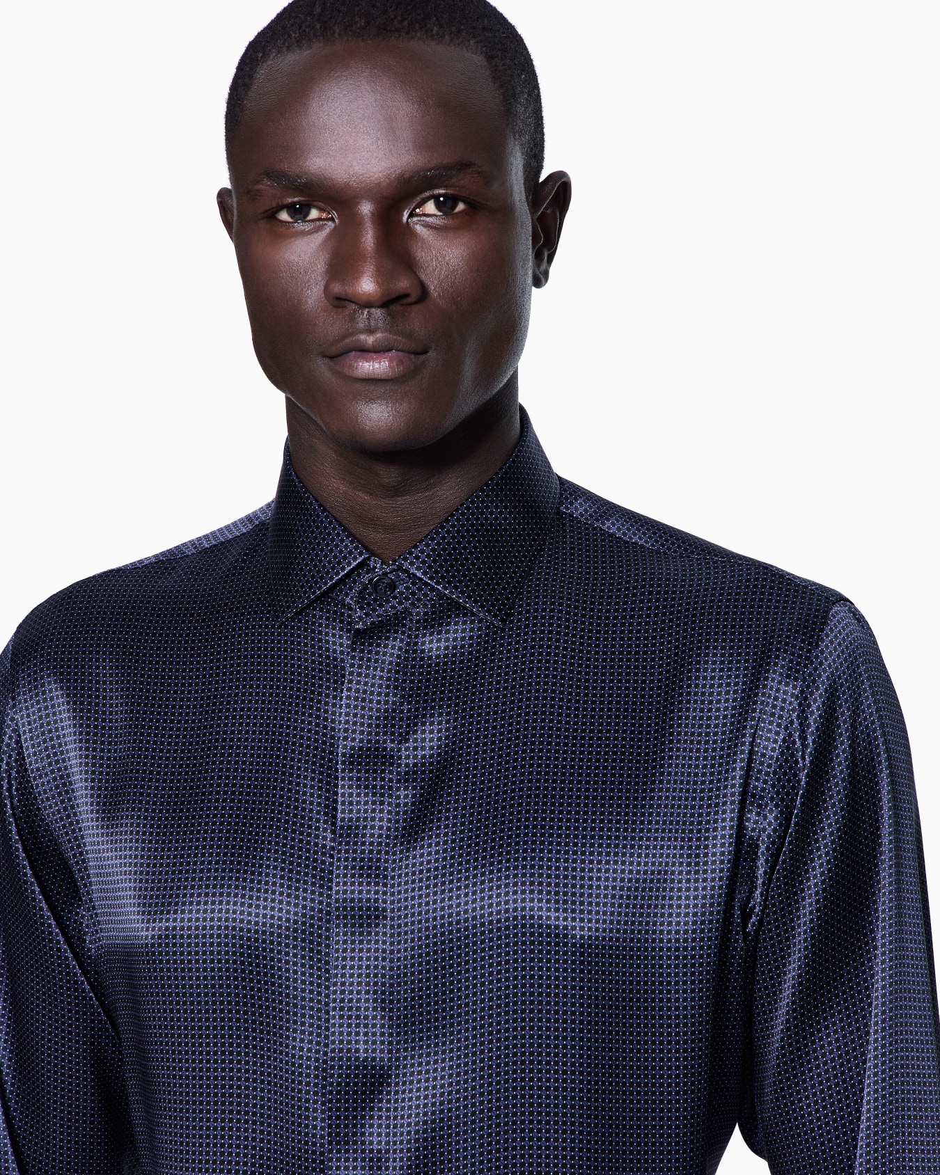 Camisa regular fit de seda estampada Diapositiva 4