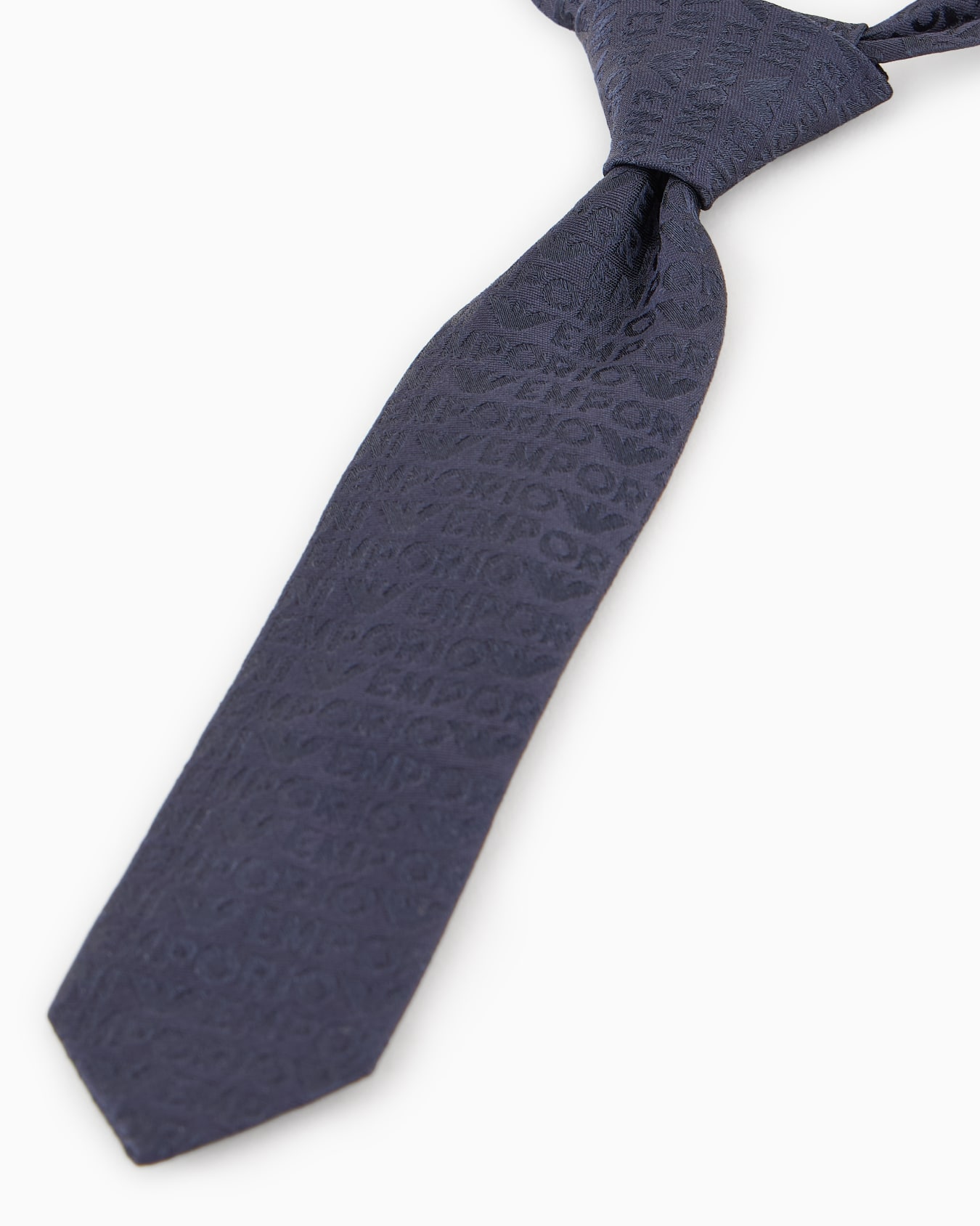 Cravatta in pura seta jacquard logo lettering all over Slide 1