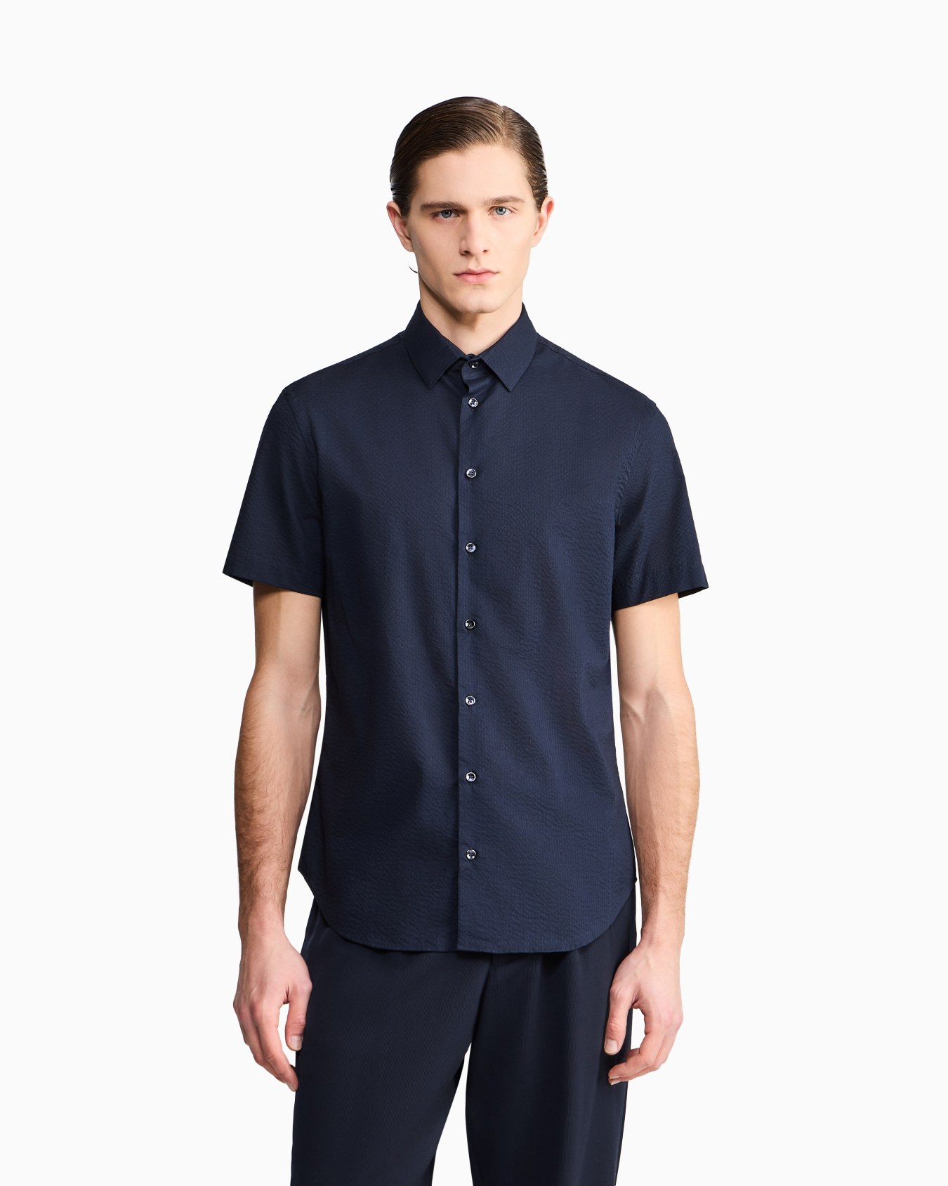 Cotton seersucker shirt in a regular fit with short sleeves Slide 3