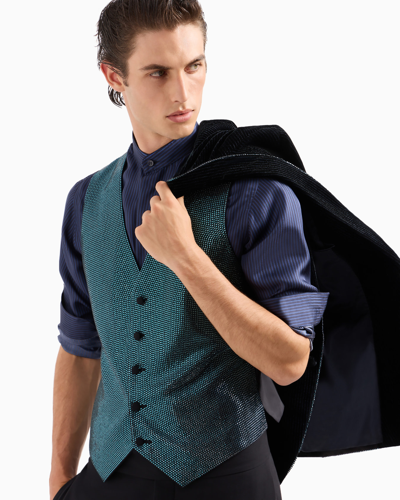 Soho line single-breasted tuxedo jacket in rhinestone-embroidered velvet Slide 5