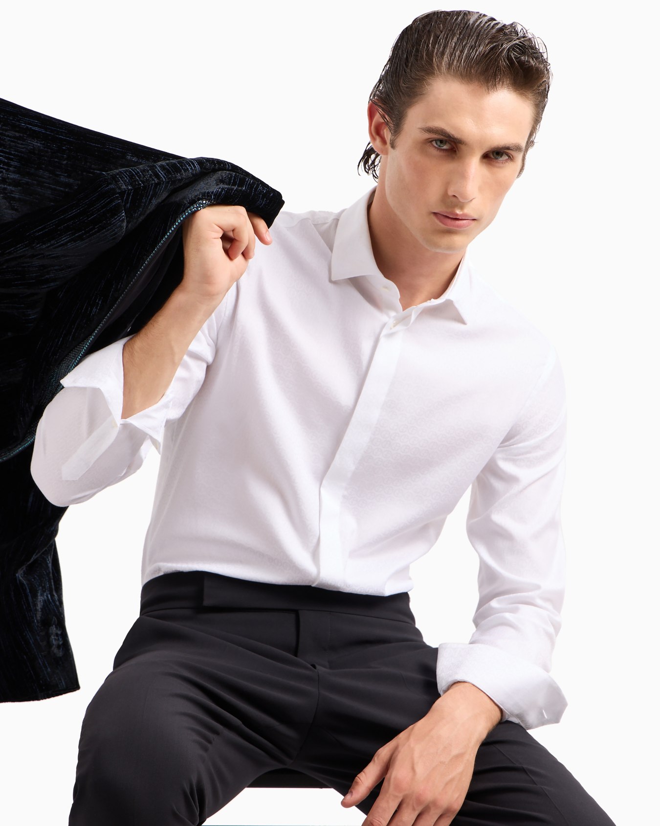 Soho line single-breasted tuxedo jacket in rhinestoned velvet Slide 5