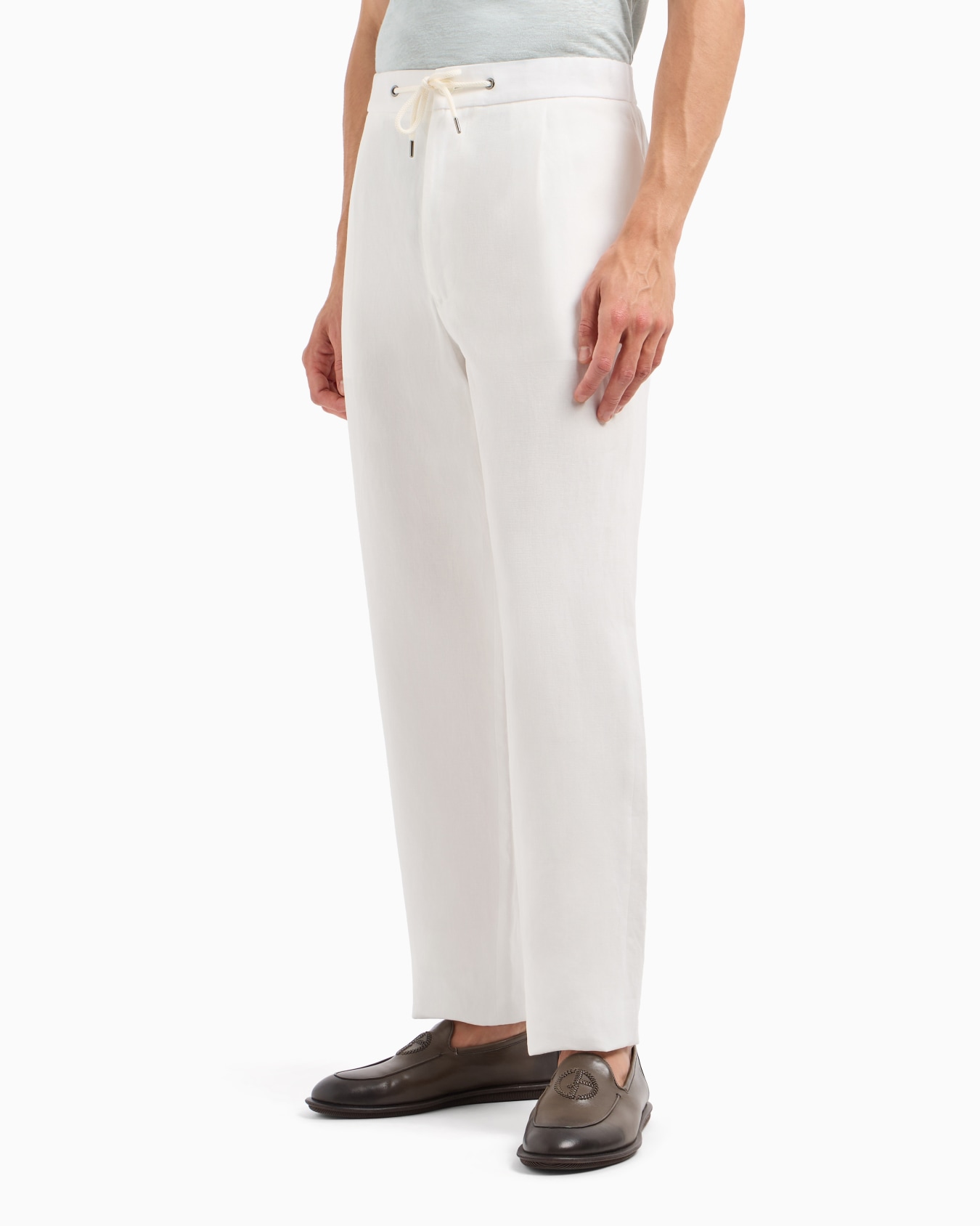Single-dart, pure linen canvas trousers Slide 3