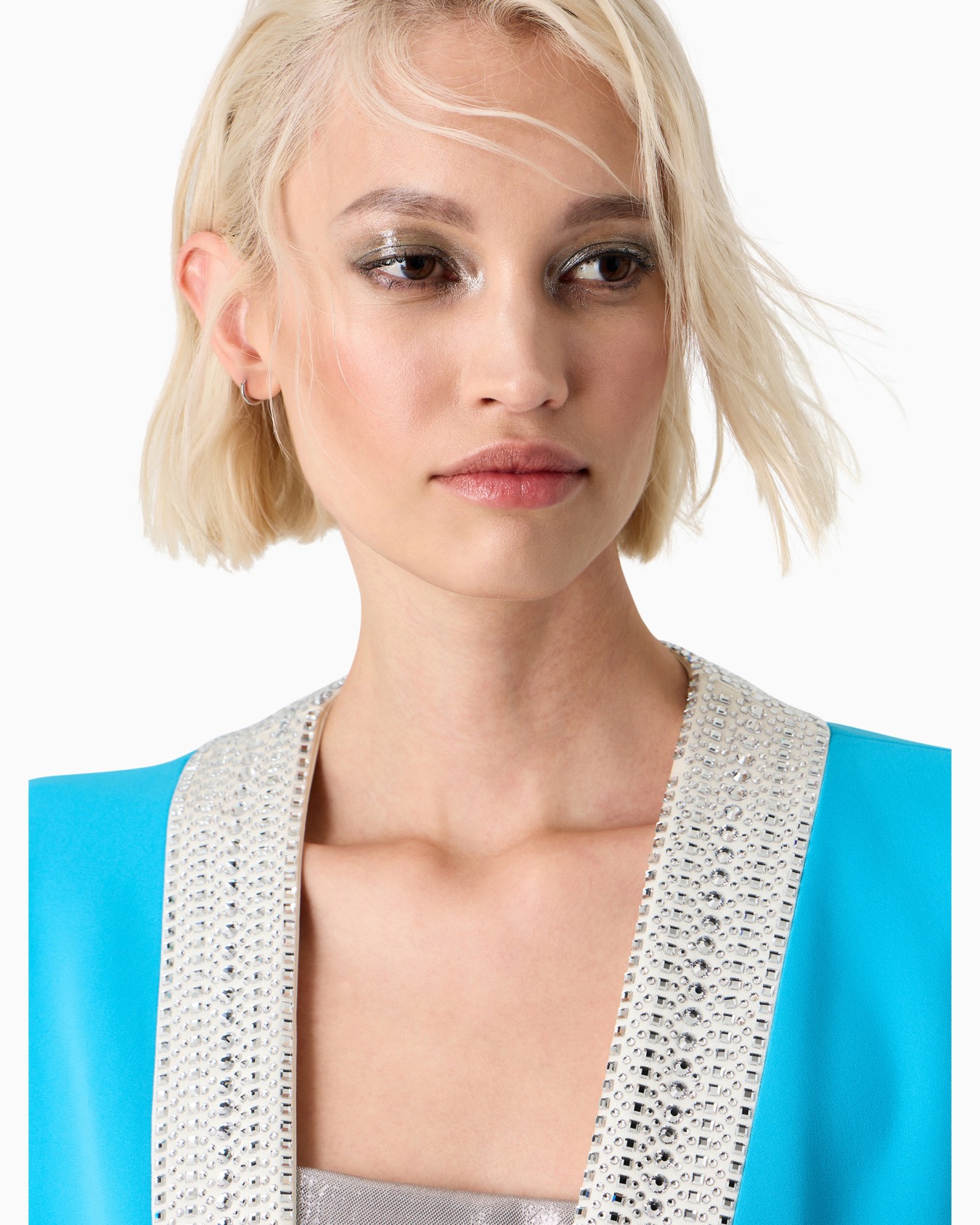 Embroidered silk open jacket Slide 4