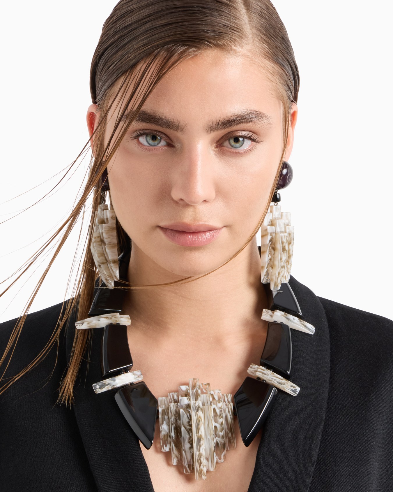 Variegated-effect resin clip-on pedant earrings Slide 2