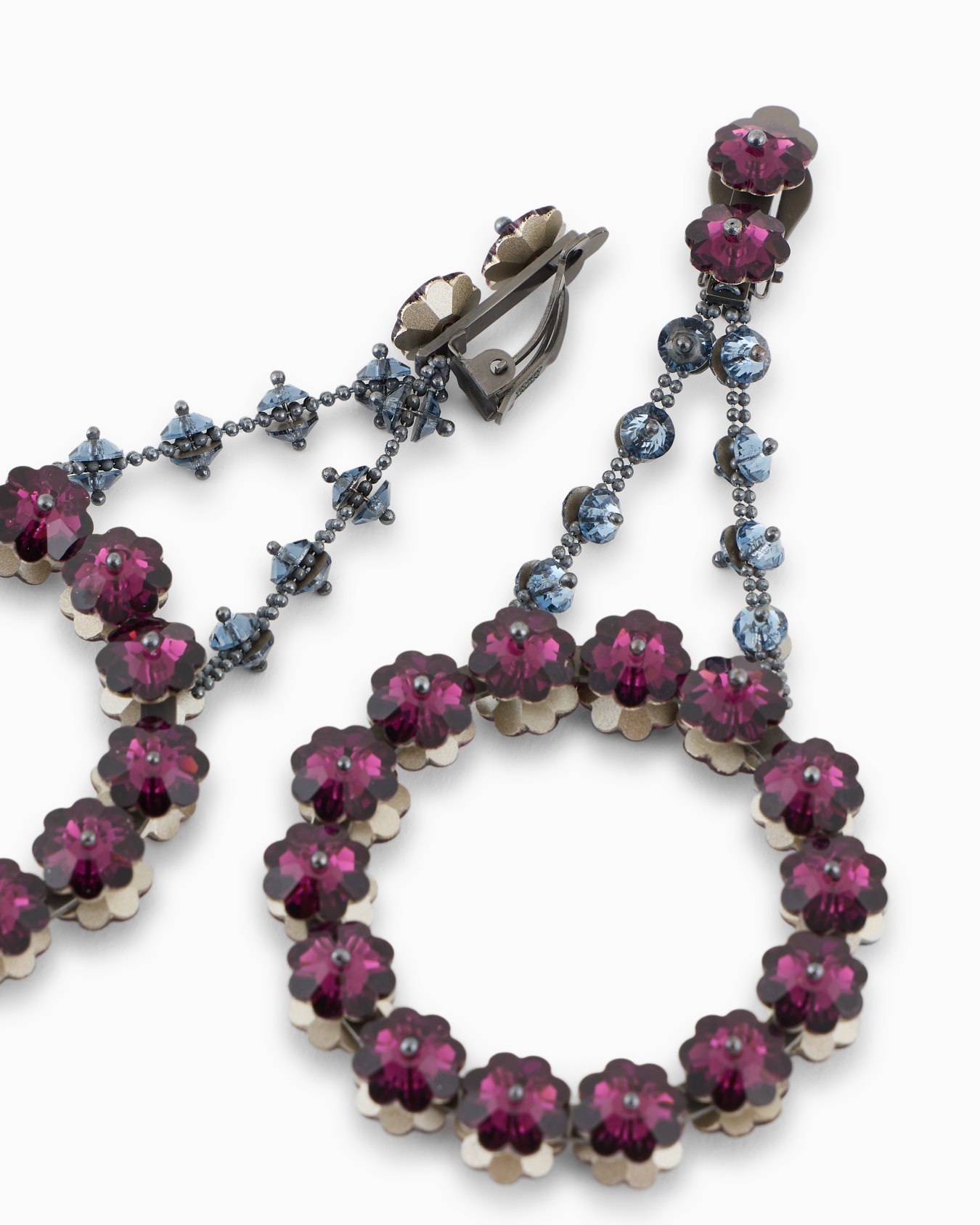 Hängeohrringe mit Blumen aus Swarovski-Kristallen Folie 1