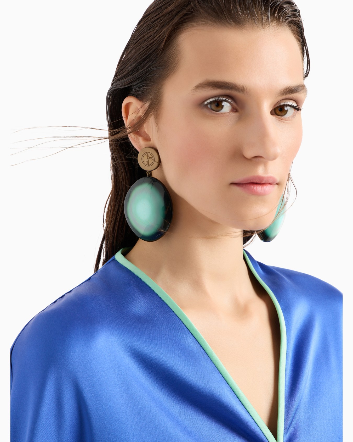 Clip-on earrings with oval resin pendant Slide 2