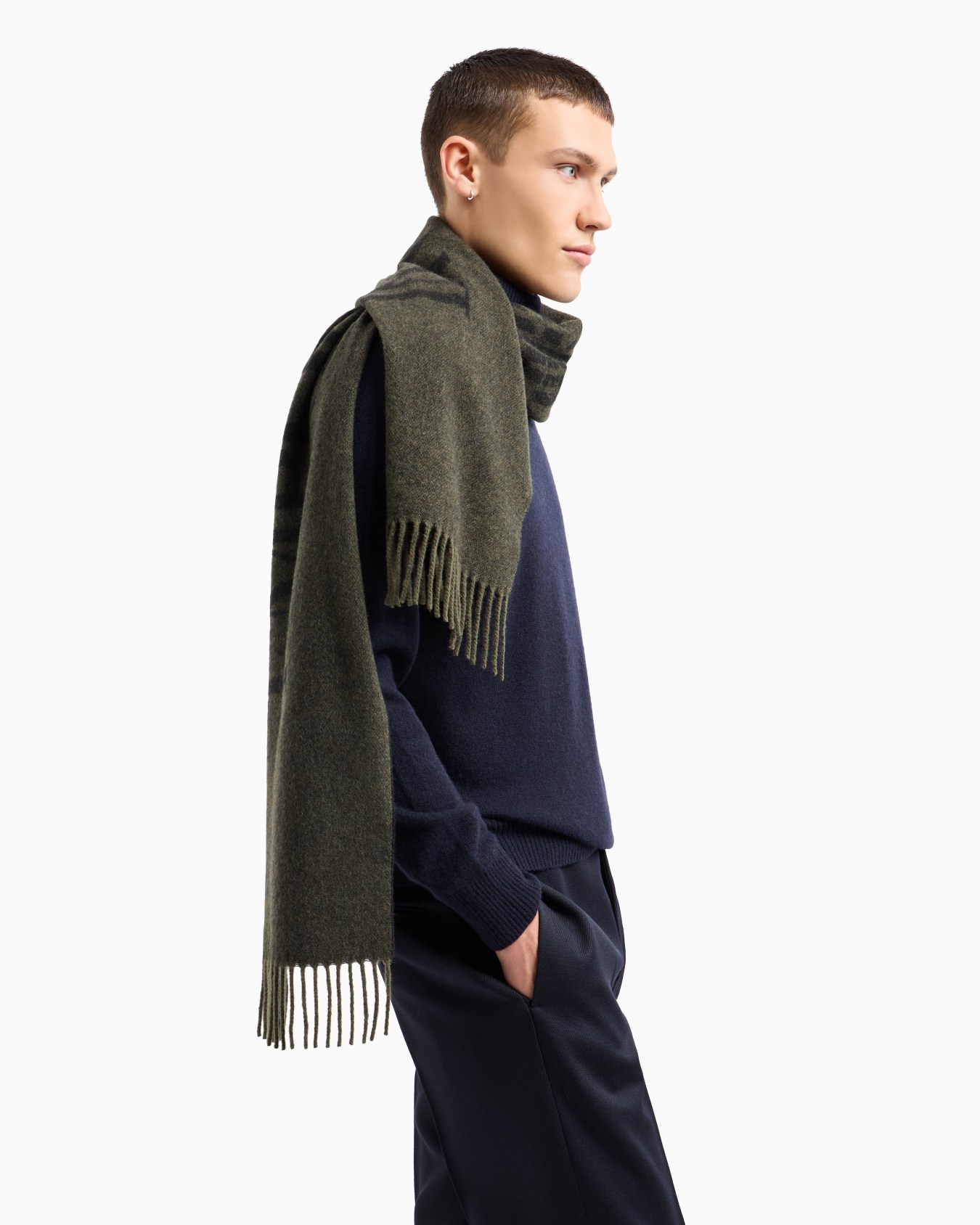 Two-tone wool scarf with oversized lettering Slide 2
