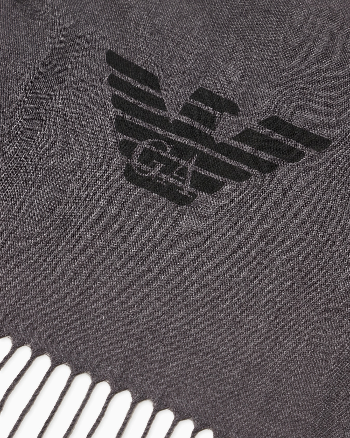 Fringed scarf with eagle print Slide 1