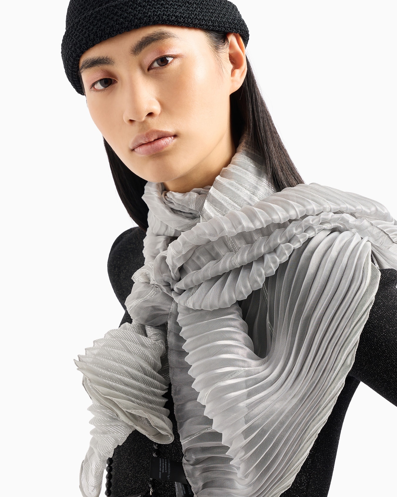 Gradient, lurex patterned pleated stole Slide 2
