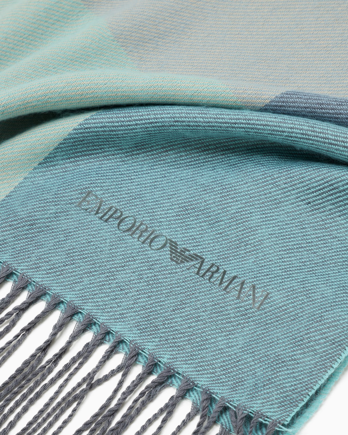 Fringed scarf with check motif Slide 1
