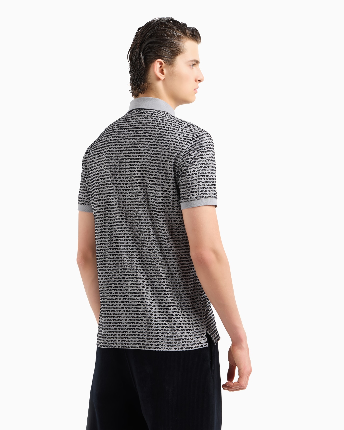 Polo en jersey de mélange lyocell, avec inscription floqué all over Diapositive 2