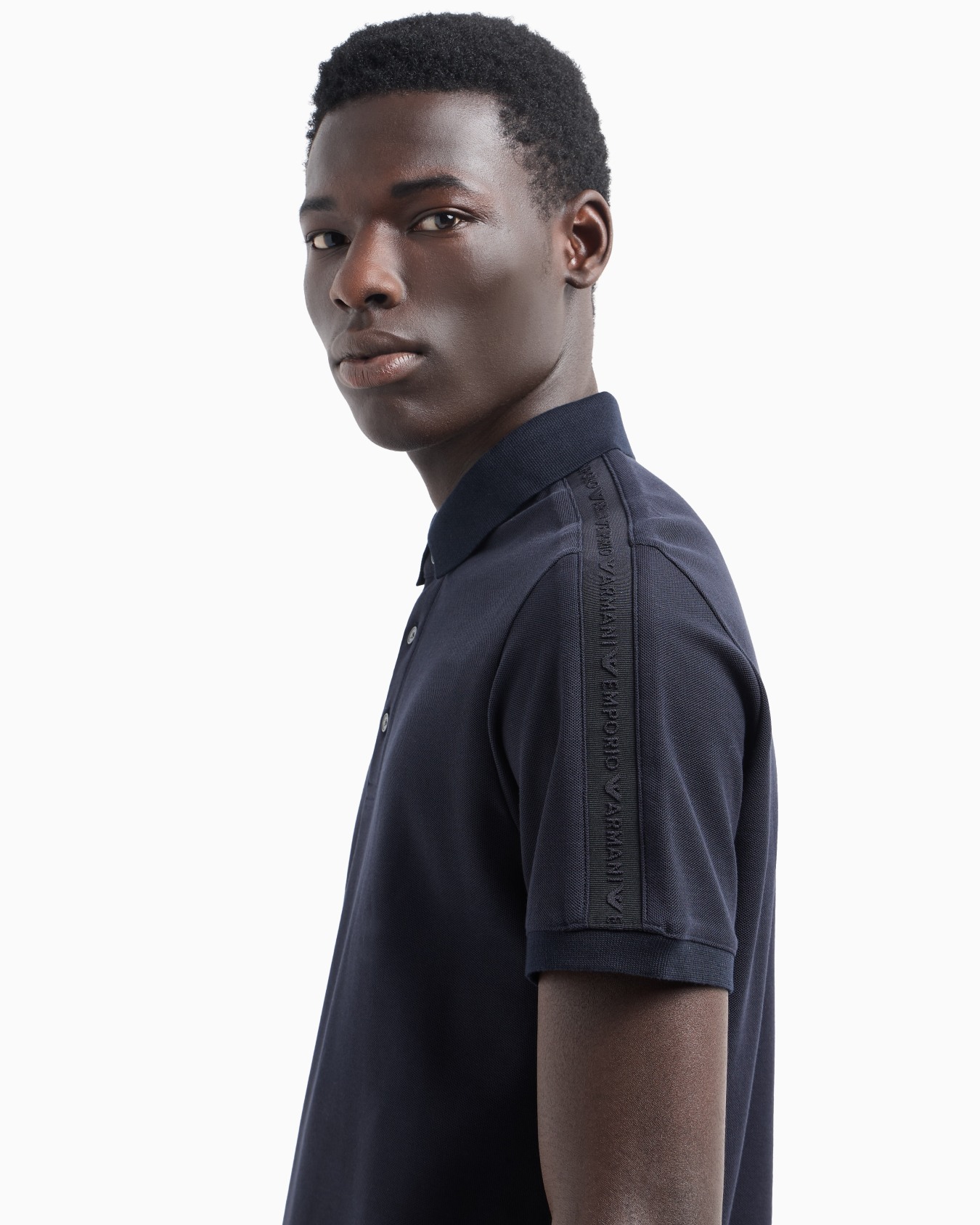 Polo en jersey avec bande logo en relief Diapositive 4