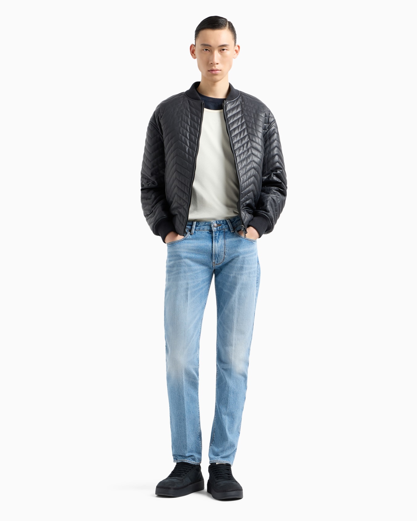 Jean J06 coupe slim en denim 12,2 onces stone wash avec nervures Diapositive 3