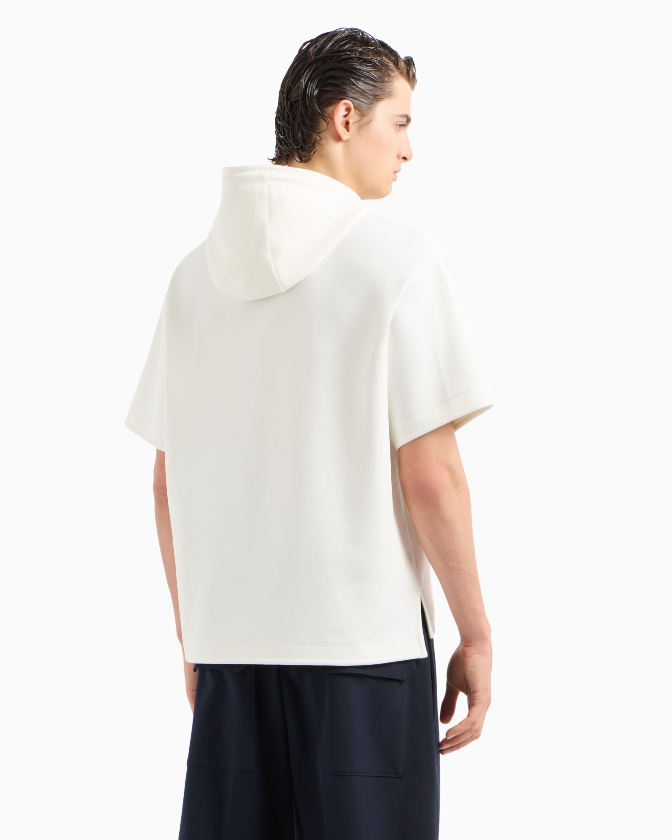 Sudadera de manga corta de punto doble con capucha y bolsillo de parche Diapositiva 2