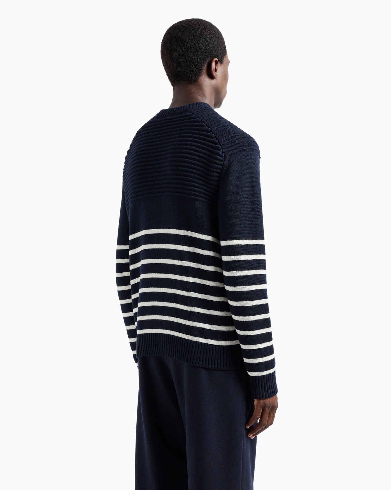 Pull en mélange de laine vierge avec boutons sur l’épaule et rayures contrastées Diapositive 3