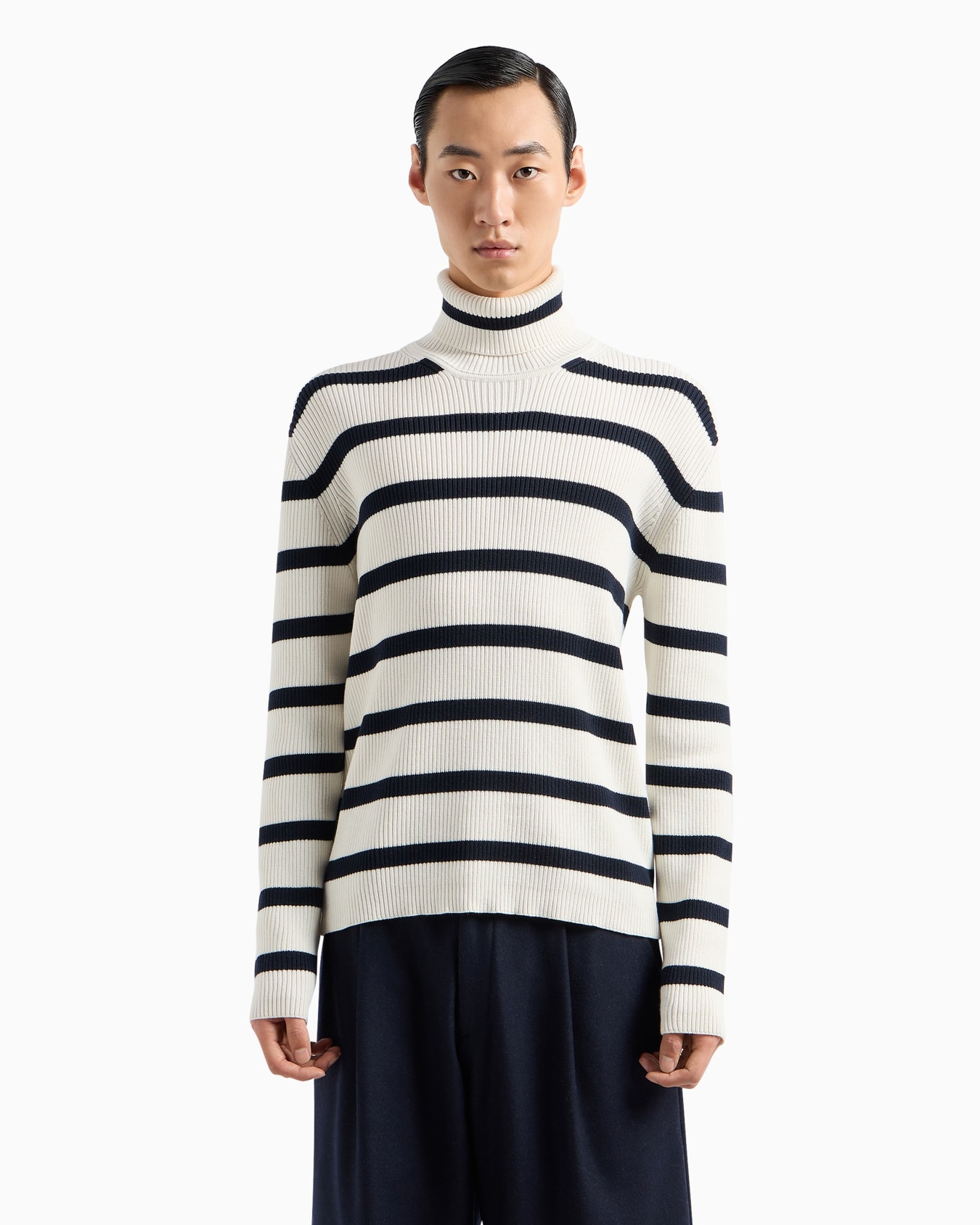 Gestreifter Rollkragenpullover aus gerippter Wollmischung Folie 2